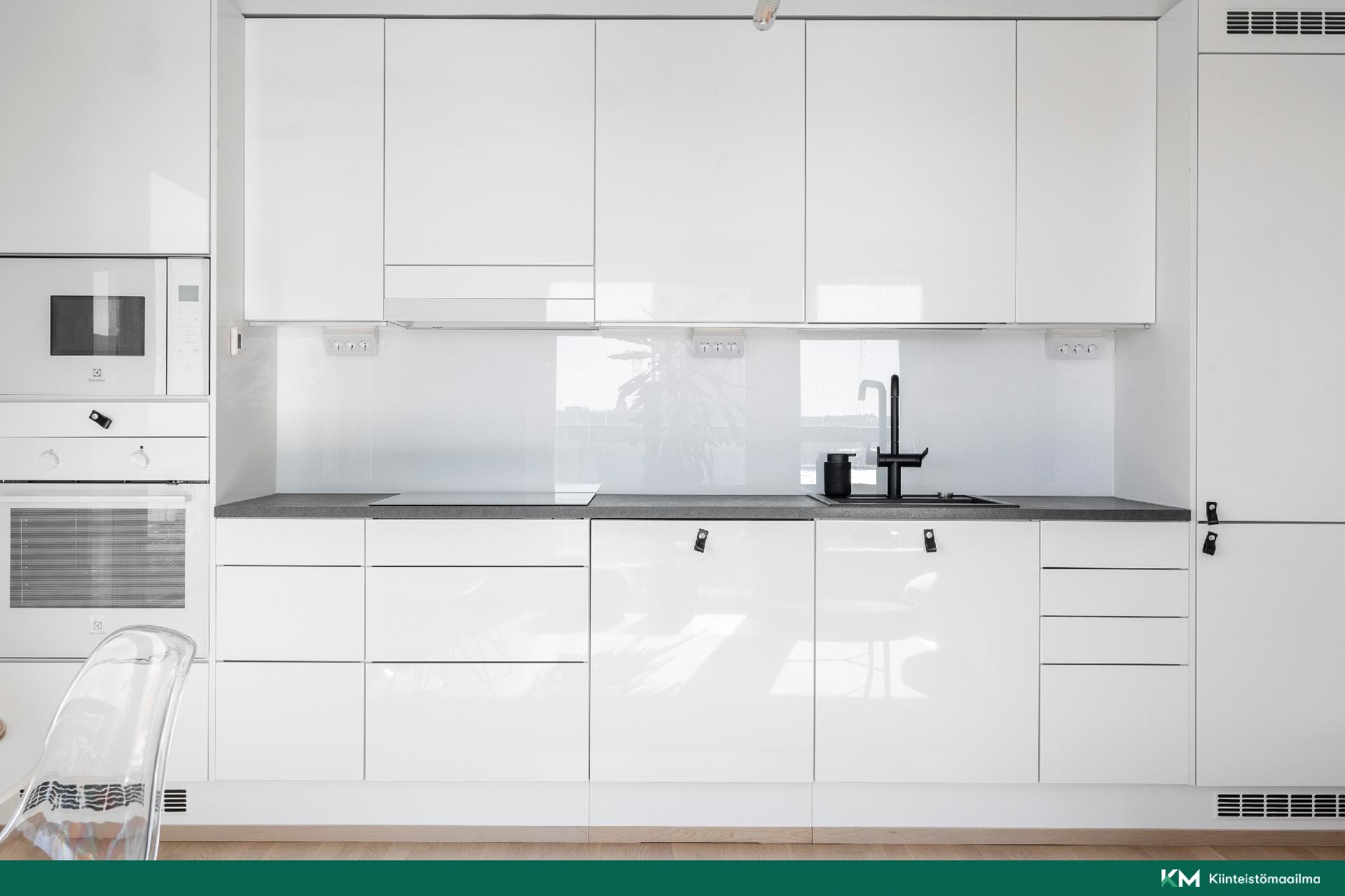 Keittiön varustelu on nykyaikainen