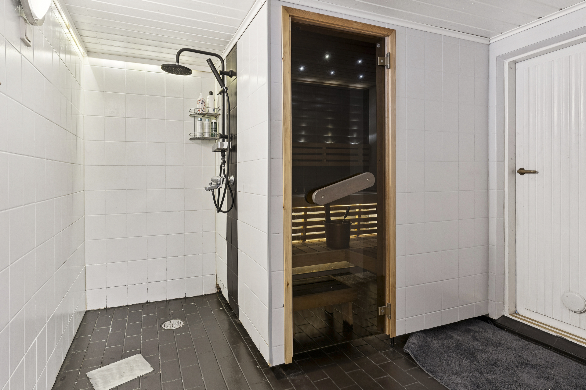Pesutilat ja sauna