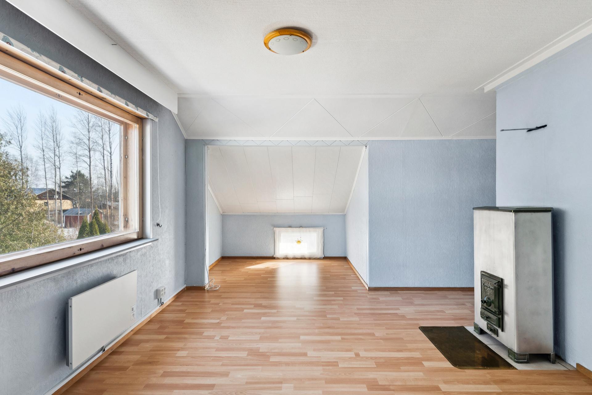 Yläkerran makuuhuone