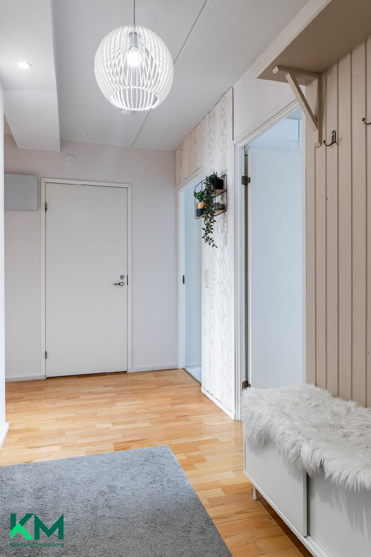 Lautamiehenkatu 8, Asemantausta, Lahti