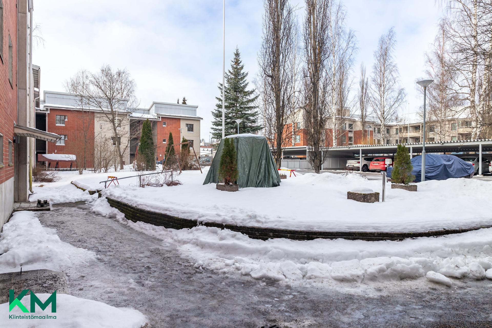 Lautamiehenkatu 8, Asemantausta, Lahti