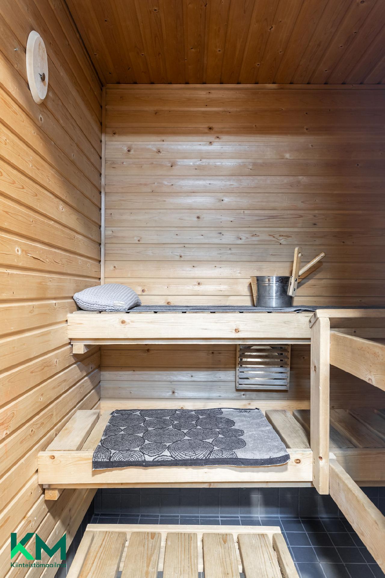 Lautamiehenkatu 8, Asemantausta, Lahti