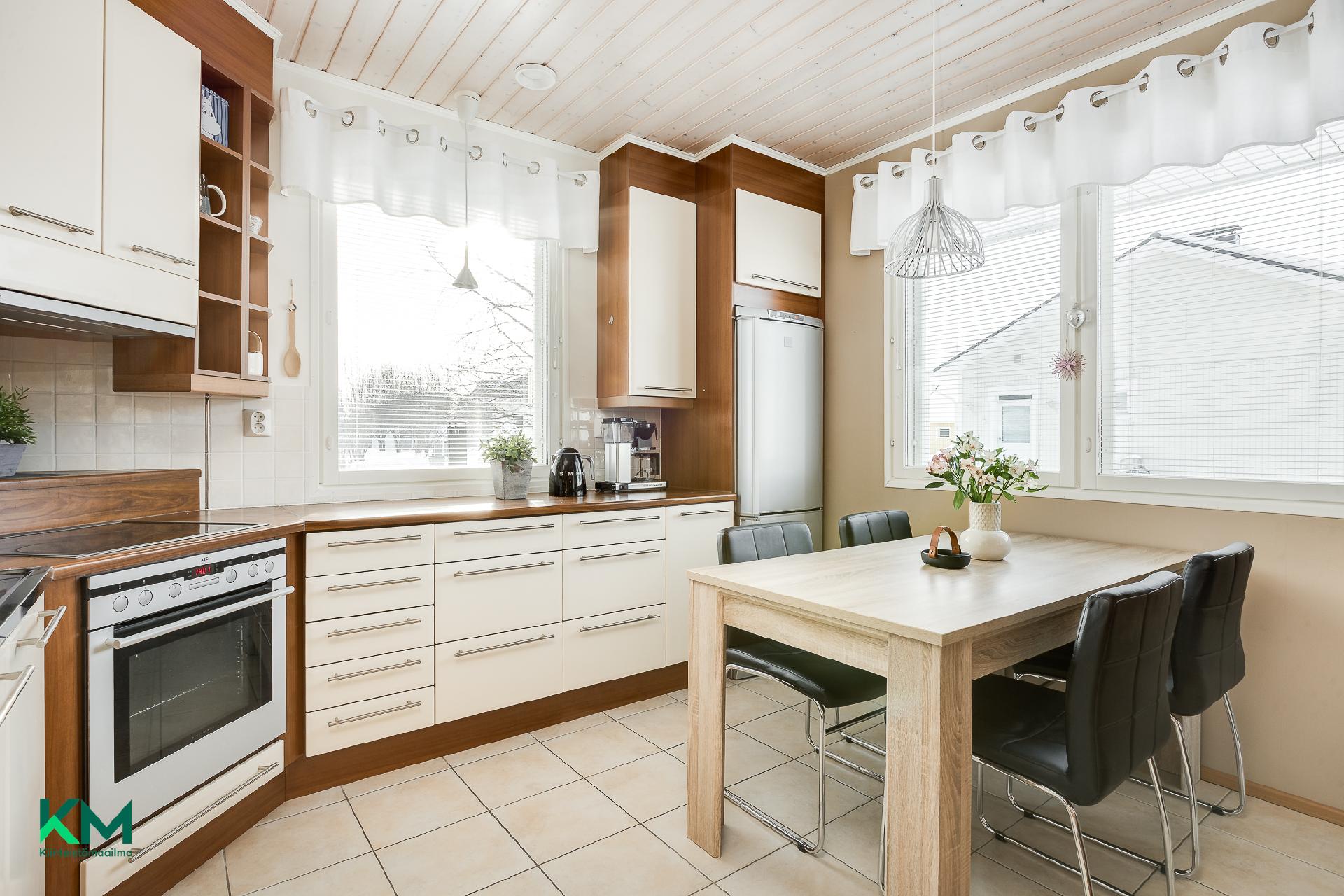 Mesimarjantie 5, Anttila, Muhos