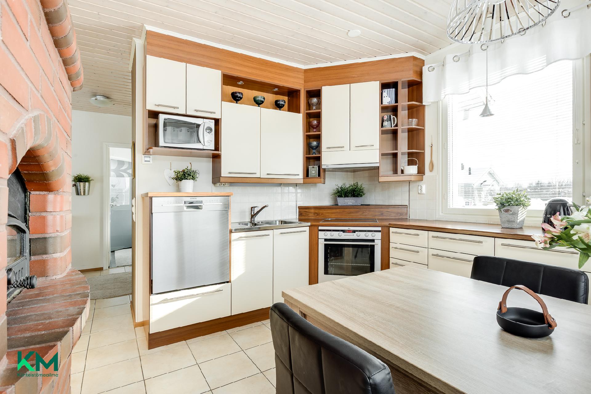 Mesimarjantie 5, Anttila, Muhos