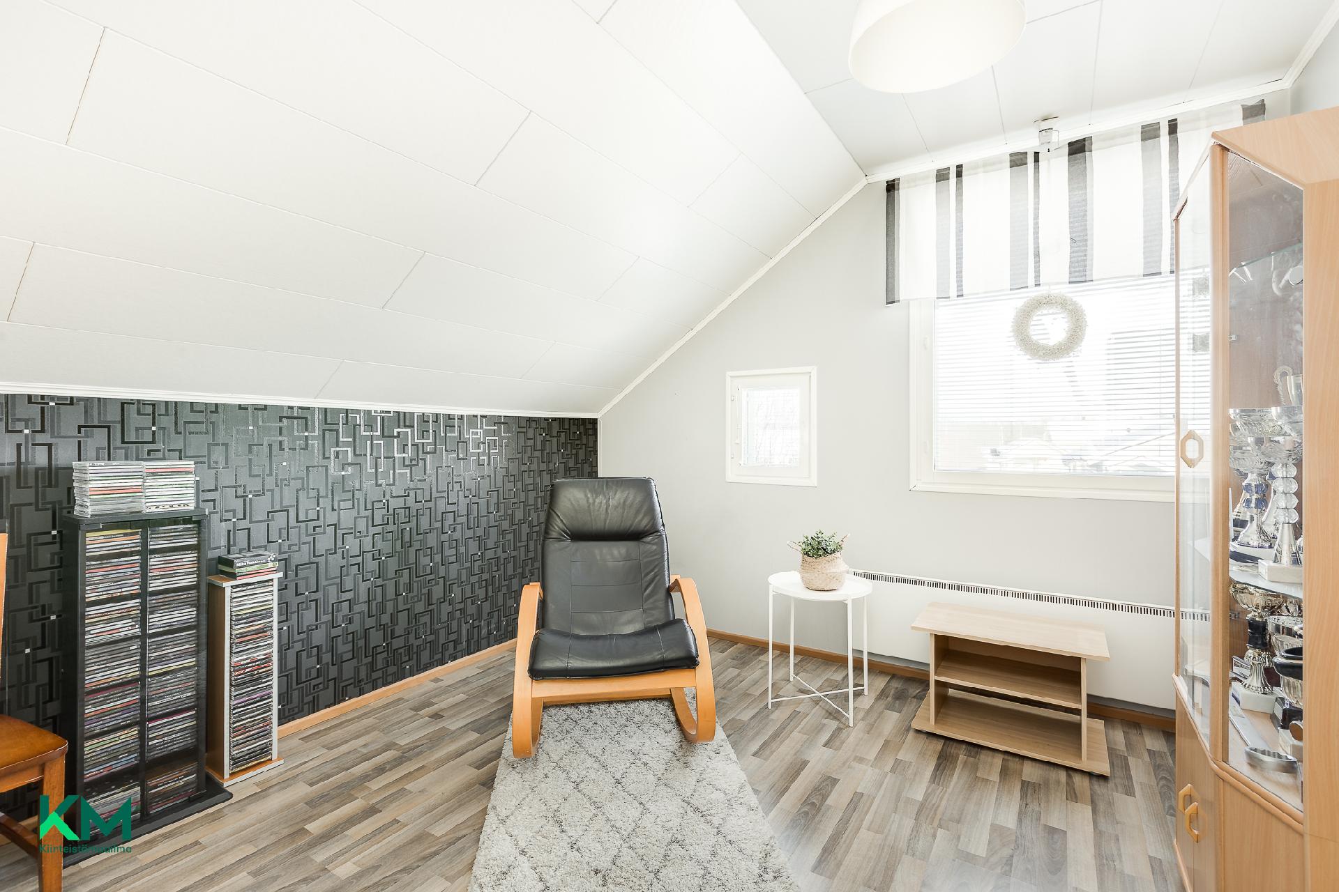 Mesimarjantie 5, Anttila, Muhos