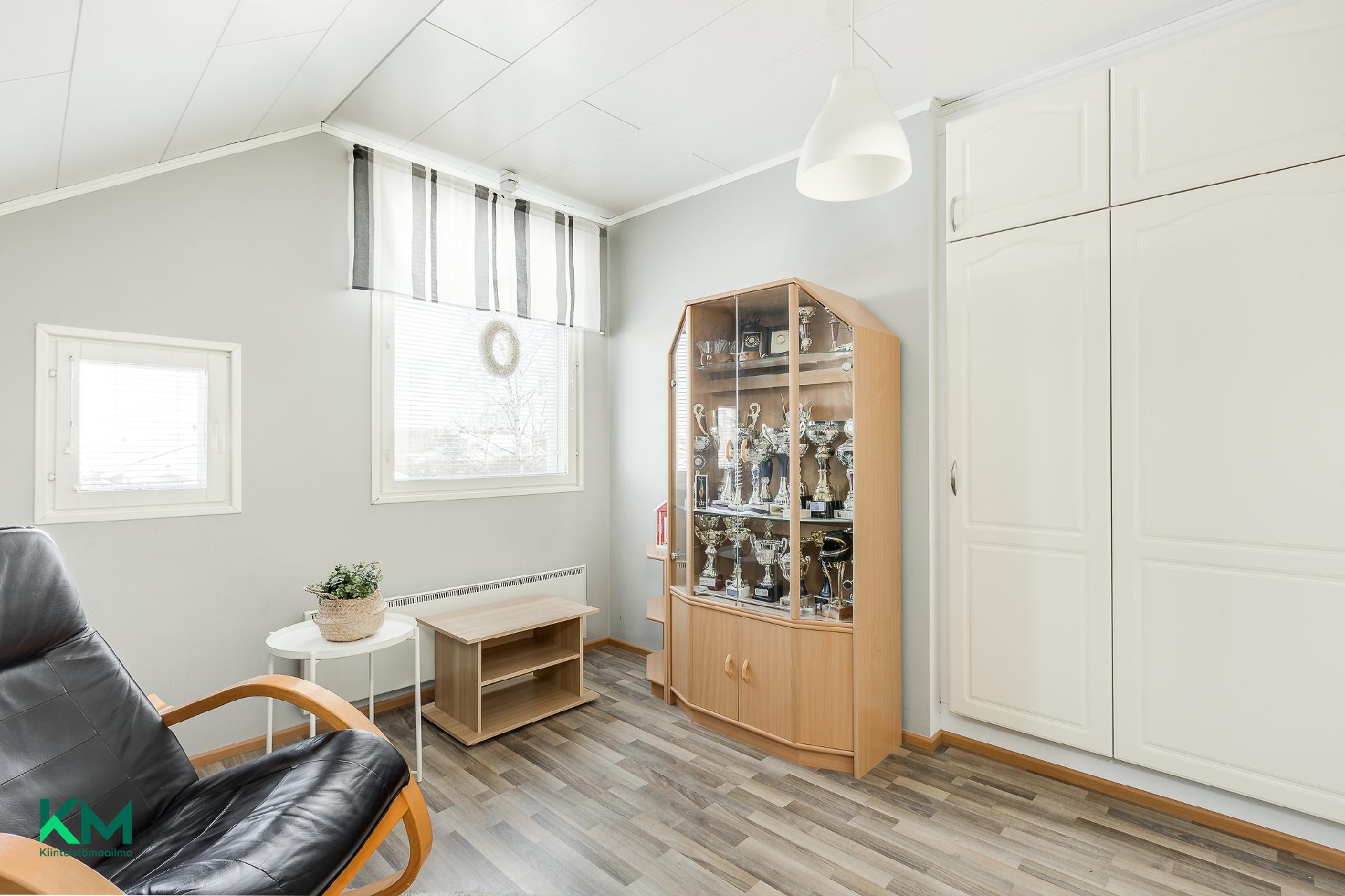 Mesimarjantie 5, Anttila, Muhos