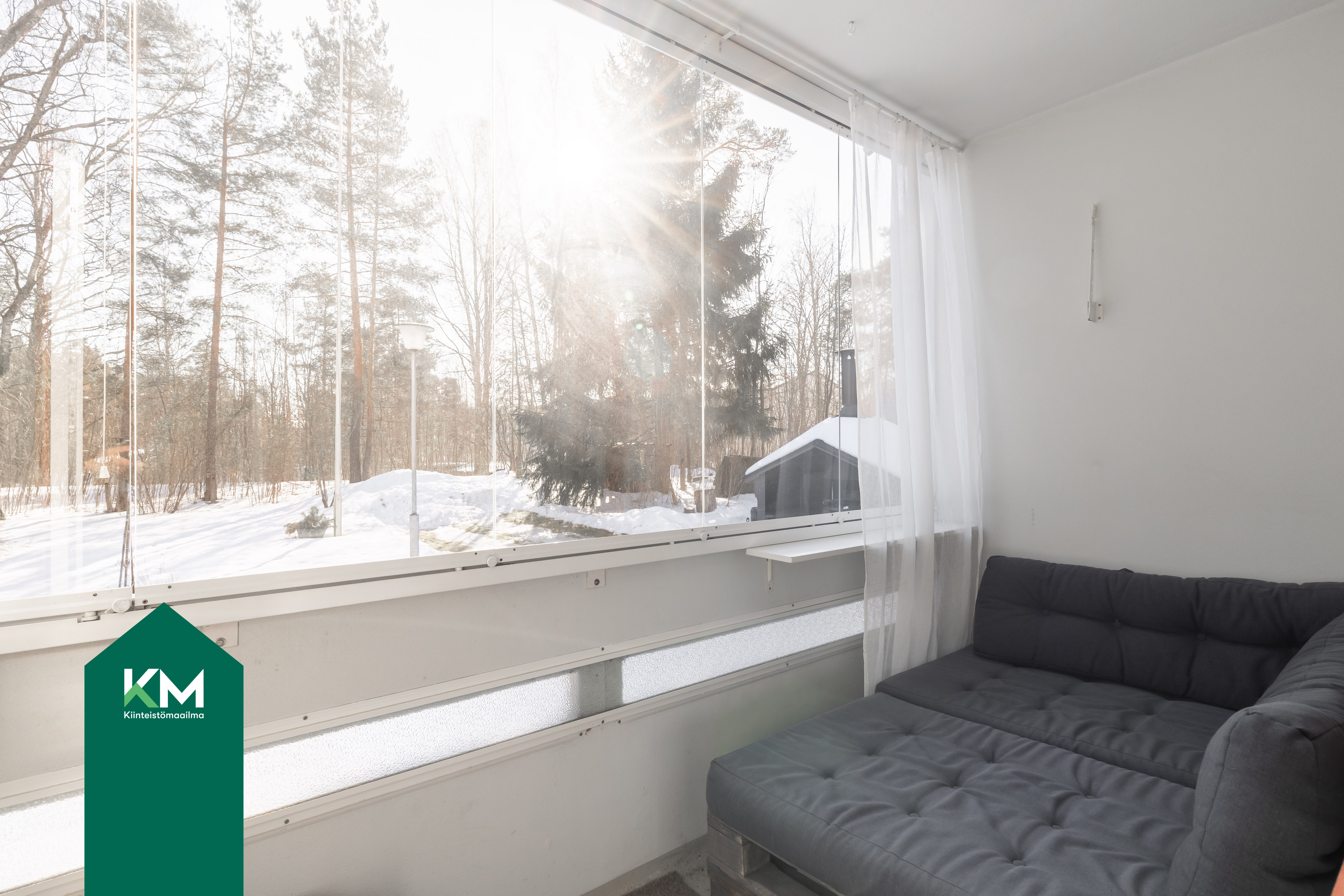 Parvekkeelta on rauhalliset näkymät