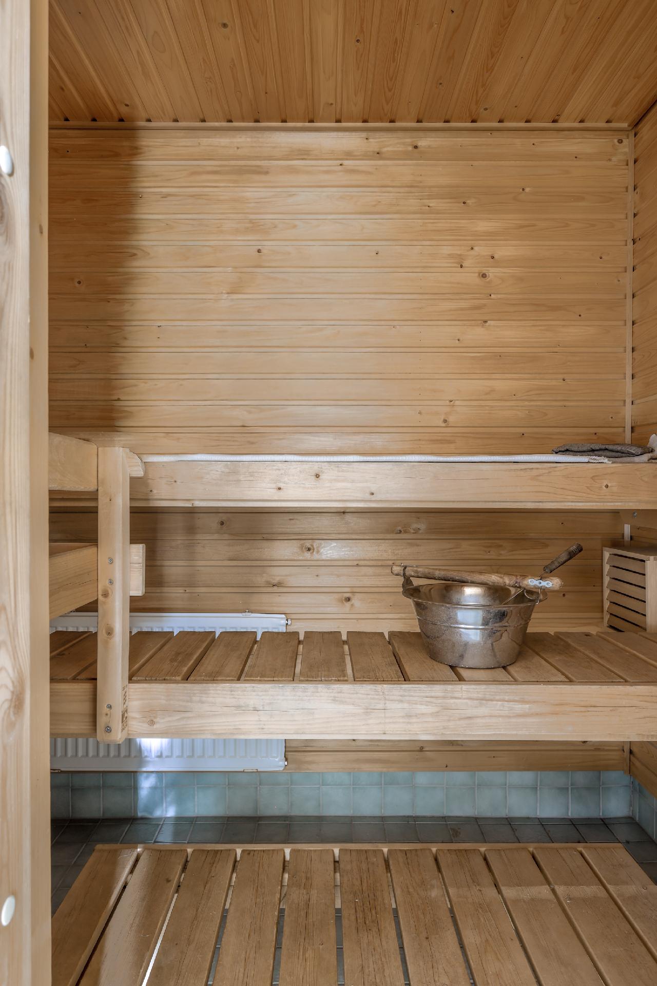 Asiakkaankatu 1, Itäkeskus, Helsinki