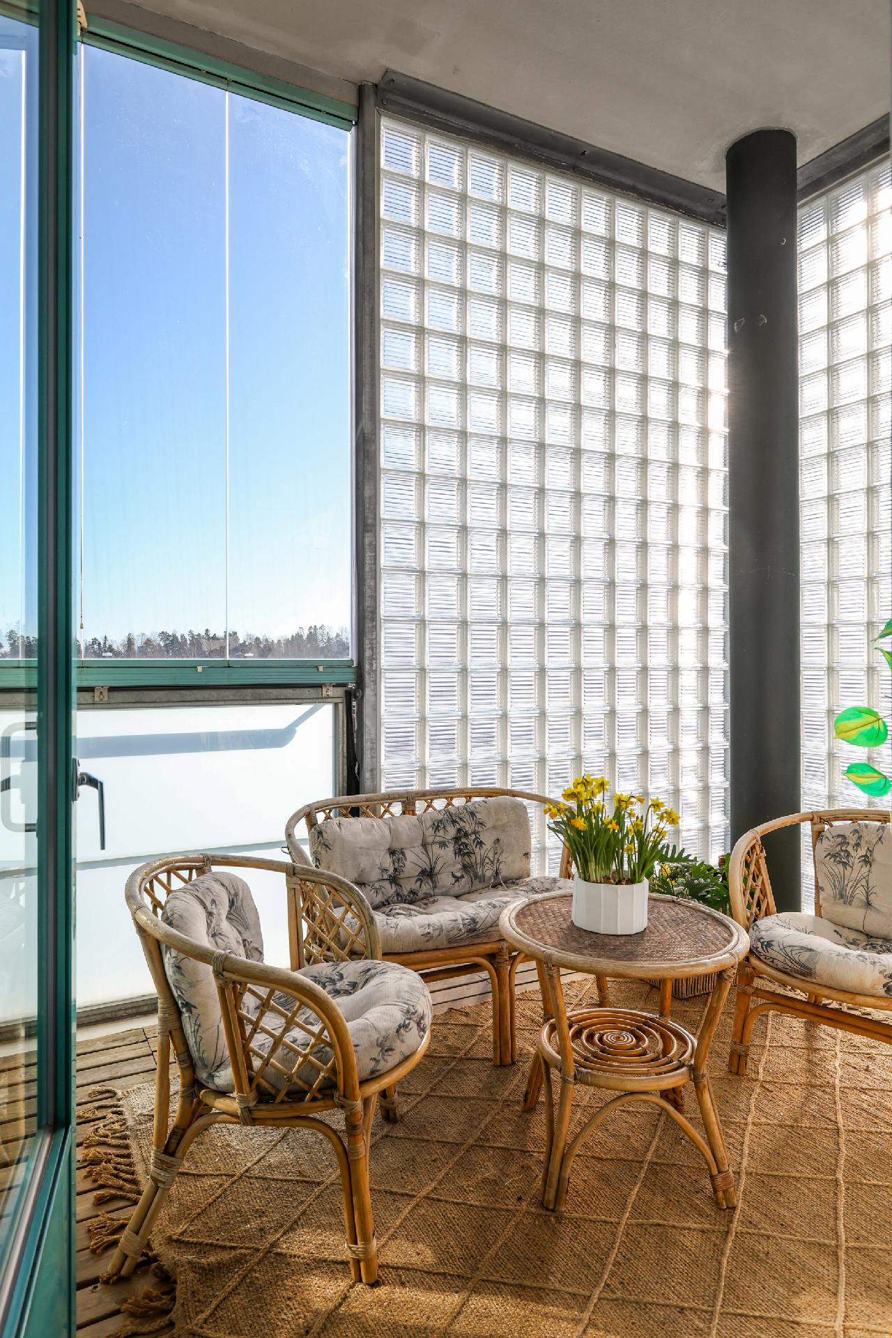 Asiakkaankatu 1, Itäkeskus, Helsinki