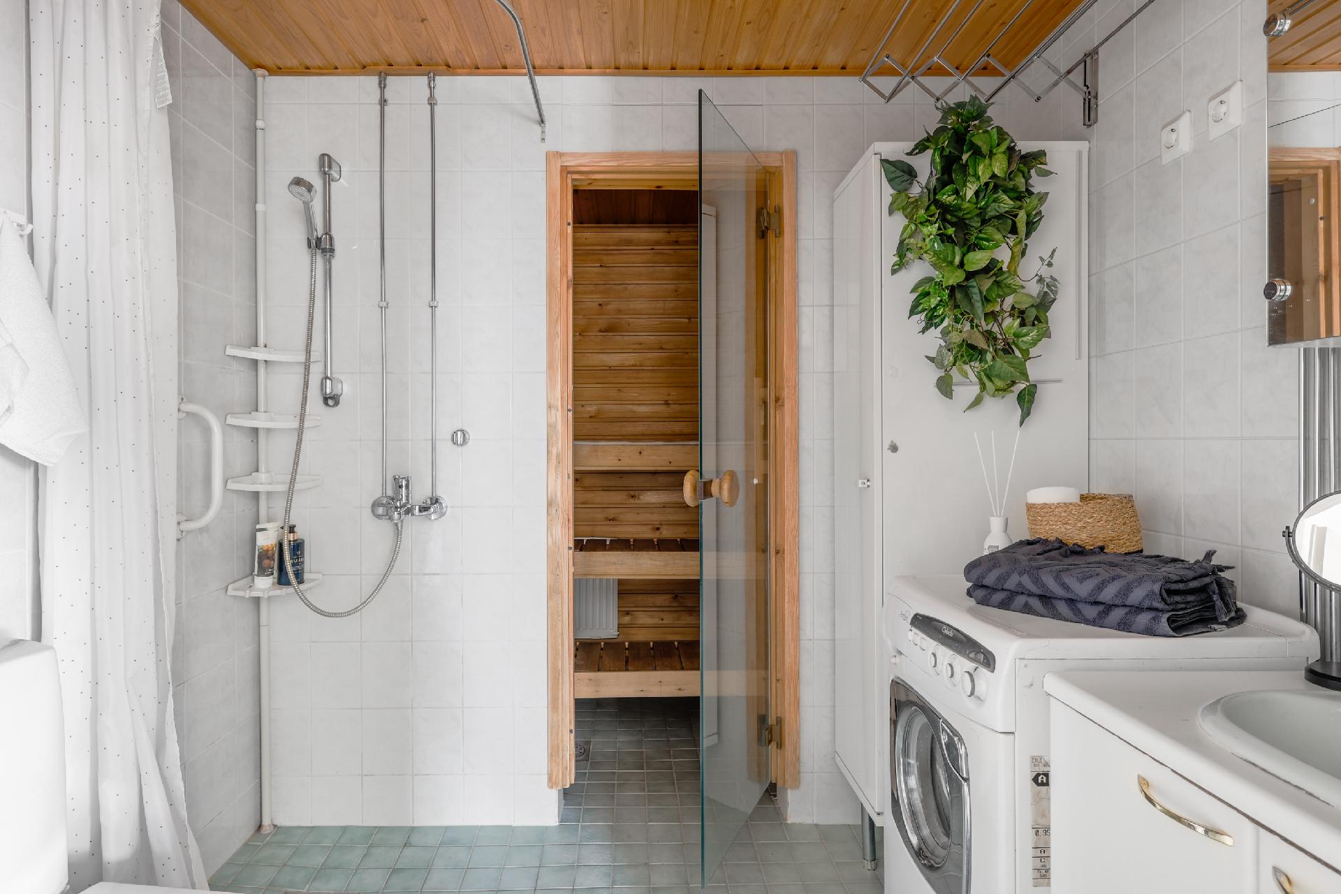 Asiakkaankatu 1, Itäkeskus, Helsinki