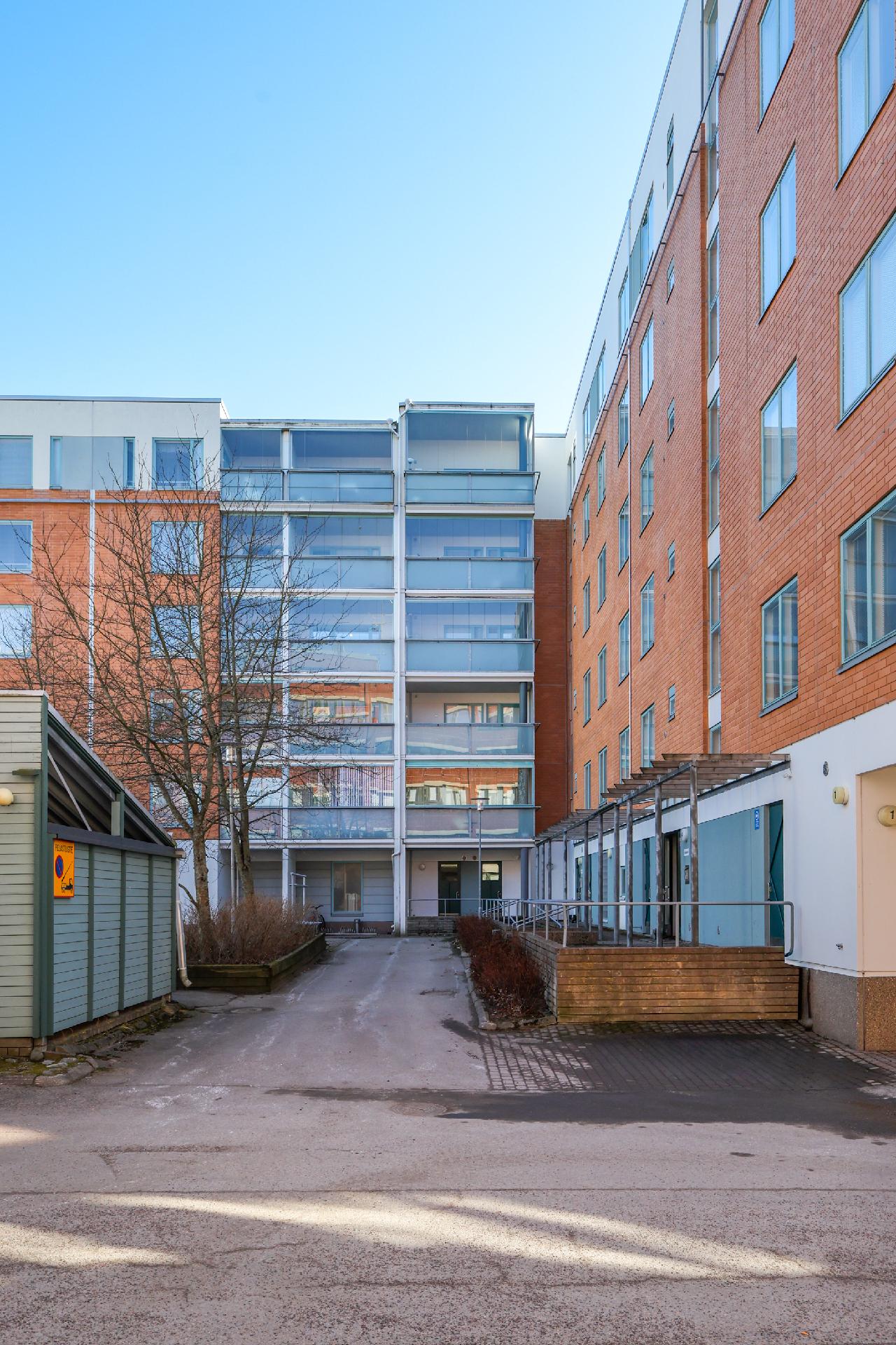 Asiakkaankatu 1, Itäkeskus, Helsinki