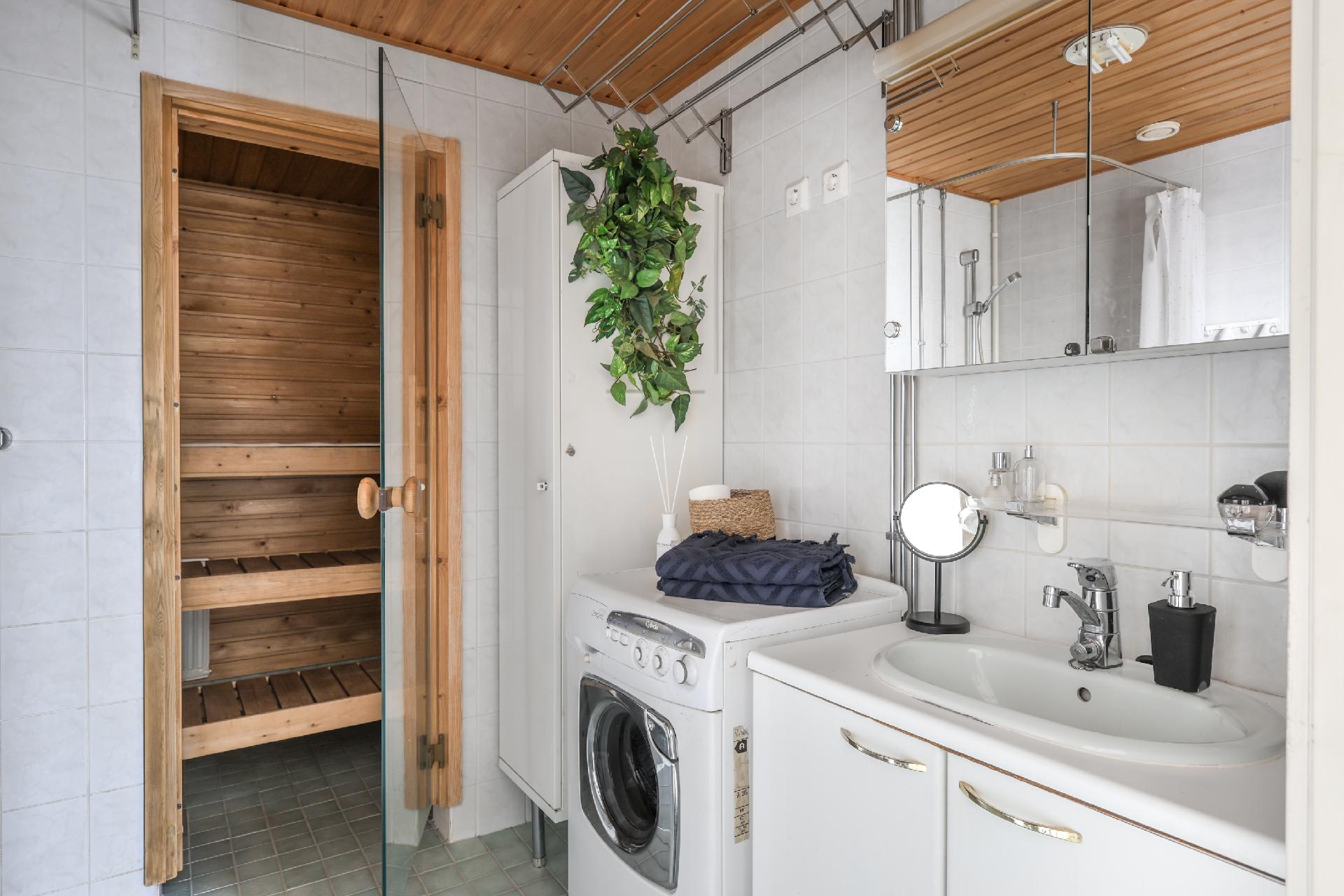 Asiakkaankatu 1, Itäkeskus, Helsinki