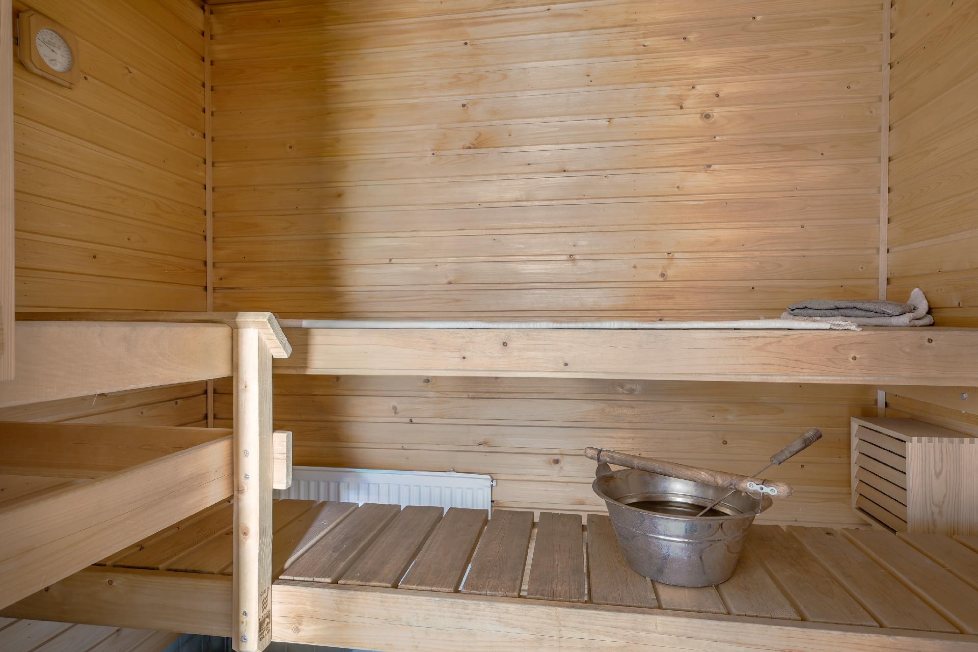 Asiakkaankatu 1, Itäkeskus, Helsinki