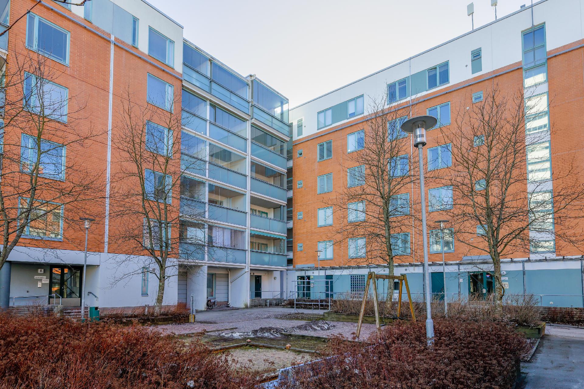 Asiakkaankatu 1, Itäkeskus, Helsinki