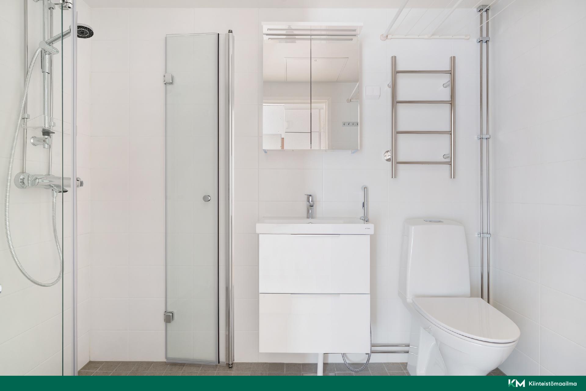 Remontoitu kylpyhuone