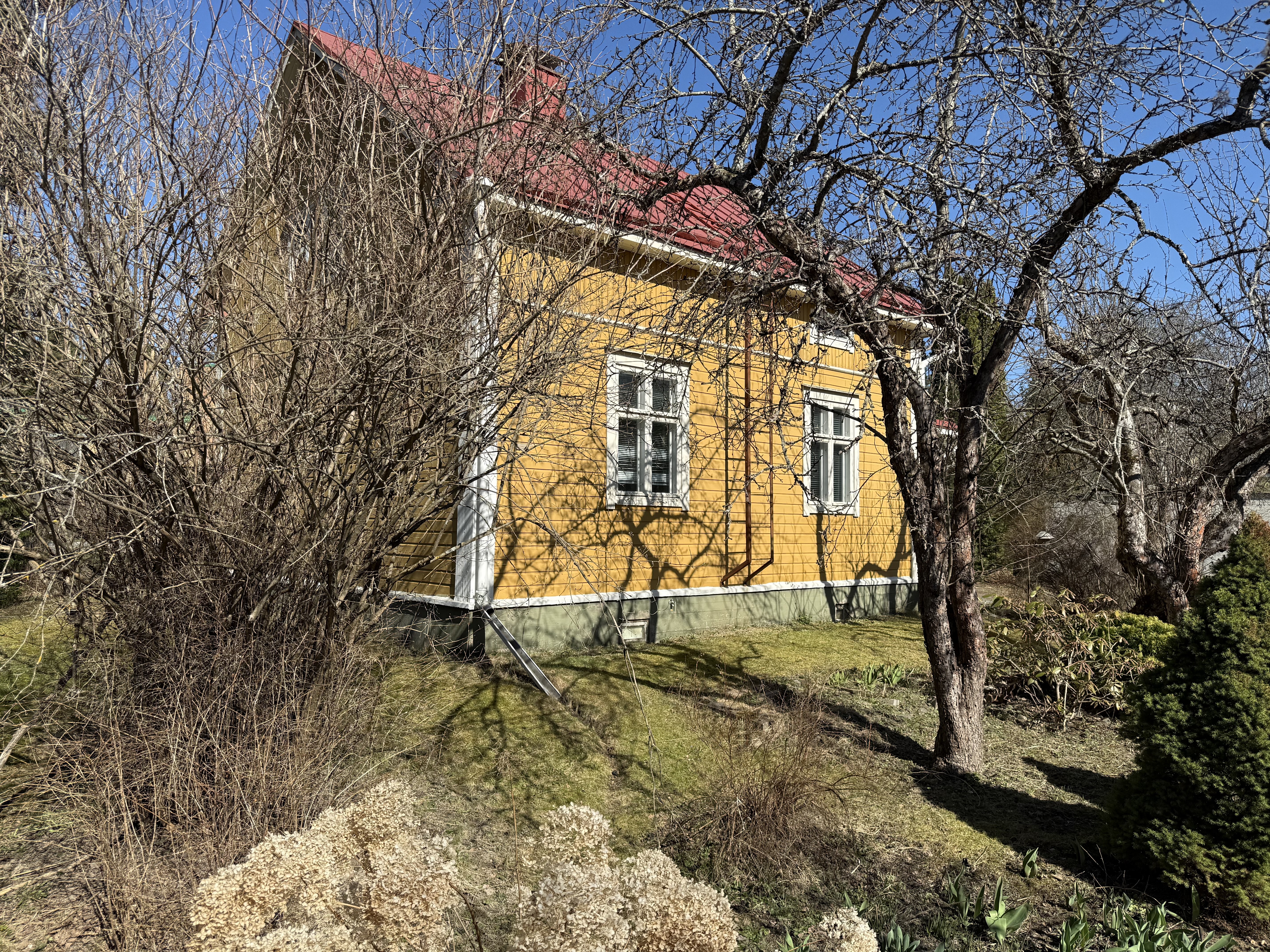 Rautatienkatu 5, Asemantausta, Hämeenlinna
