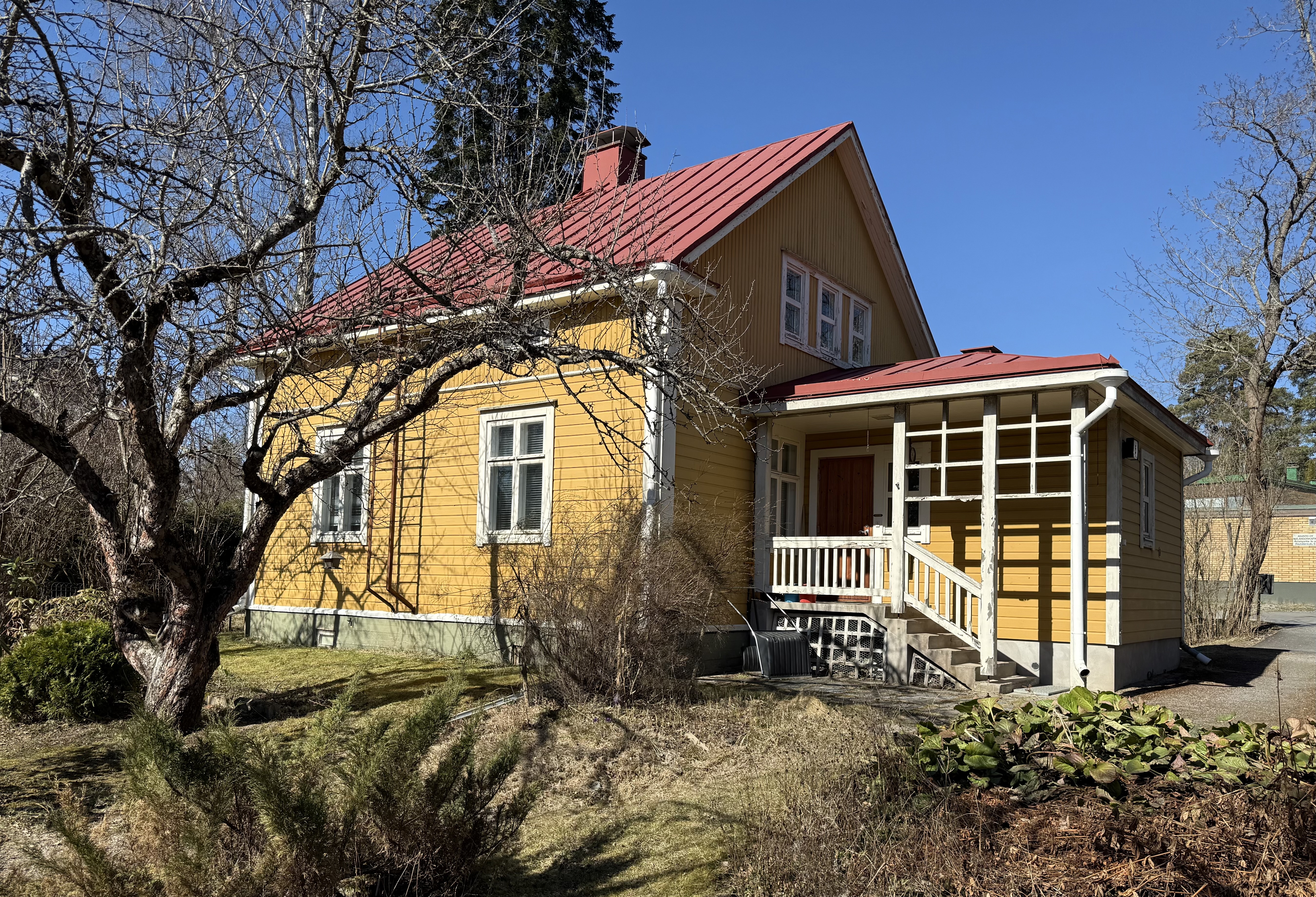 Rautatienkatu 5, Asemantausta, Hämeenlinna