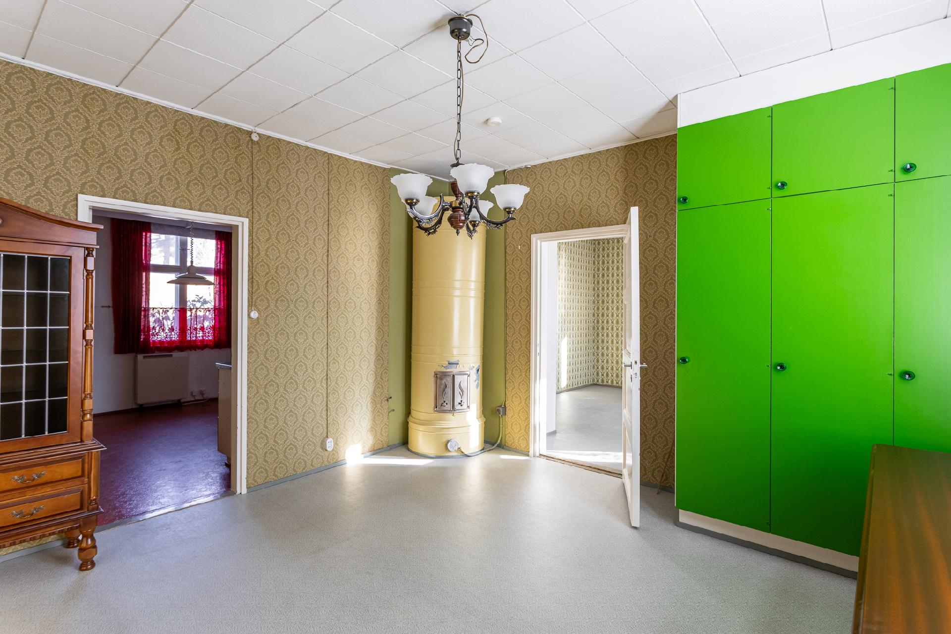 Rautatienkatu 5, Asemantausta, Hämeenlinna