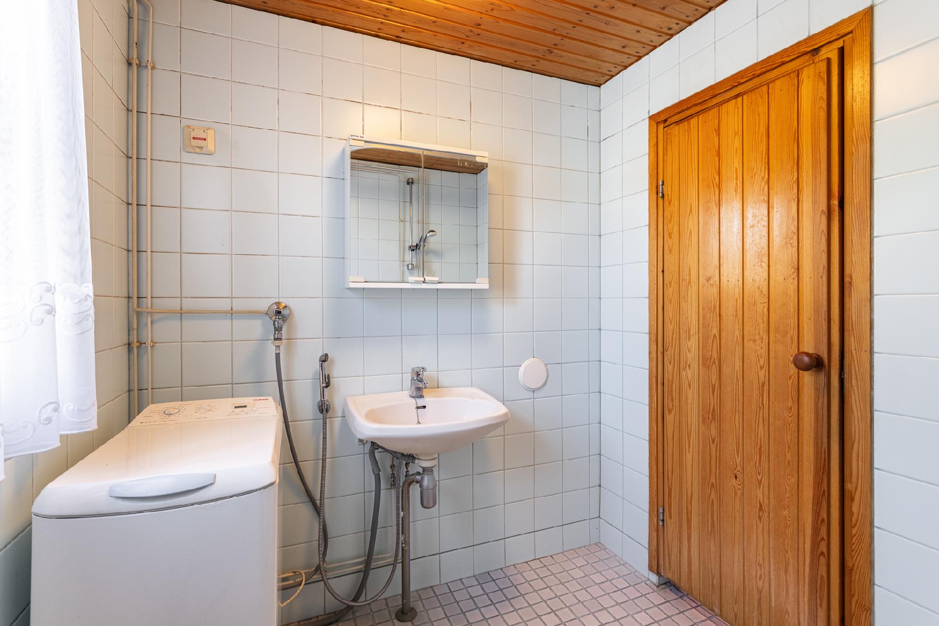 Rautatienkatu 5, Asemantausta, Hämeenlinna