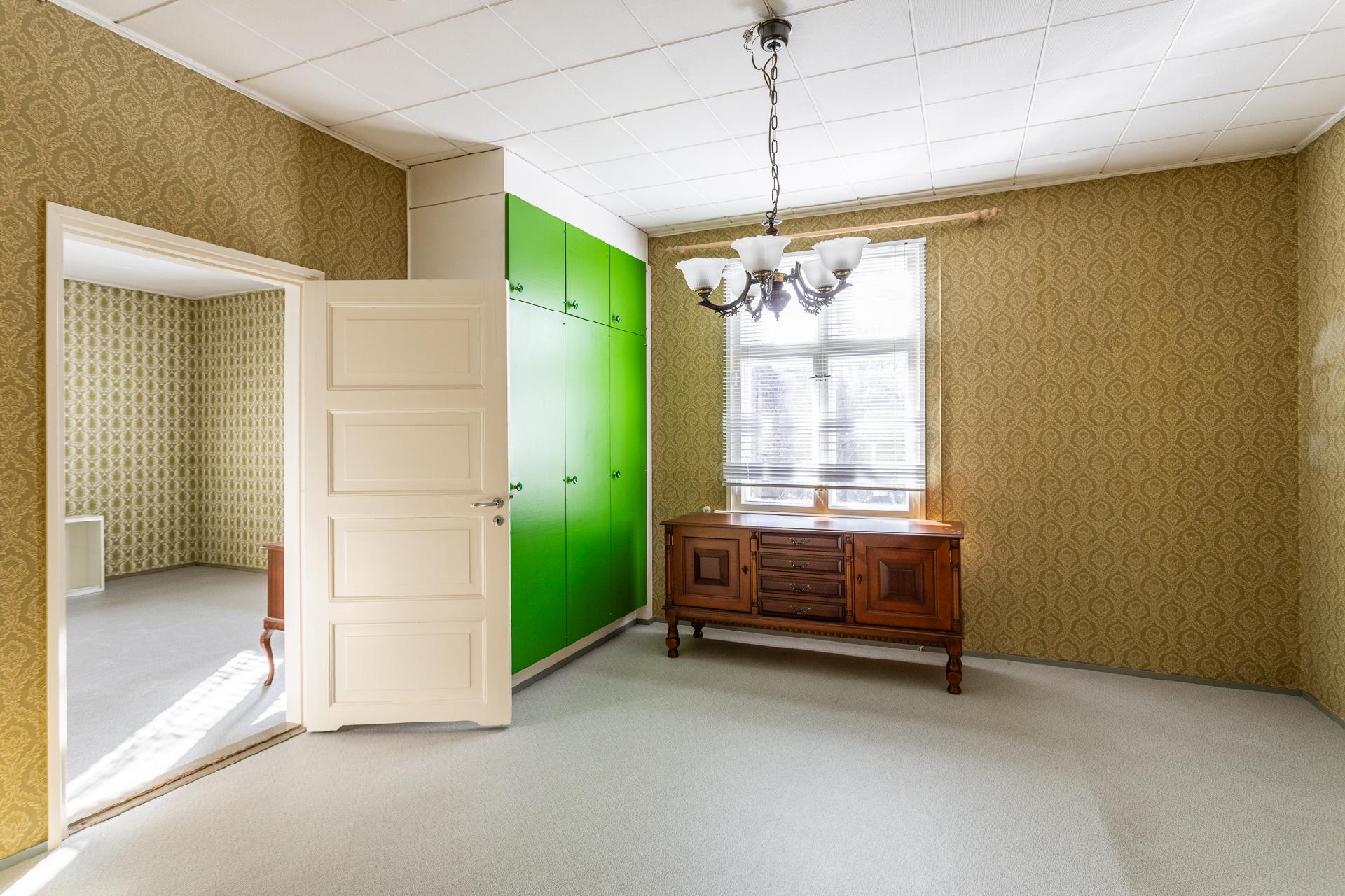 Rautatienkatu 5, Asemantausta, Hämeenlinna