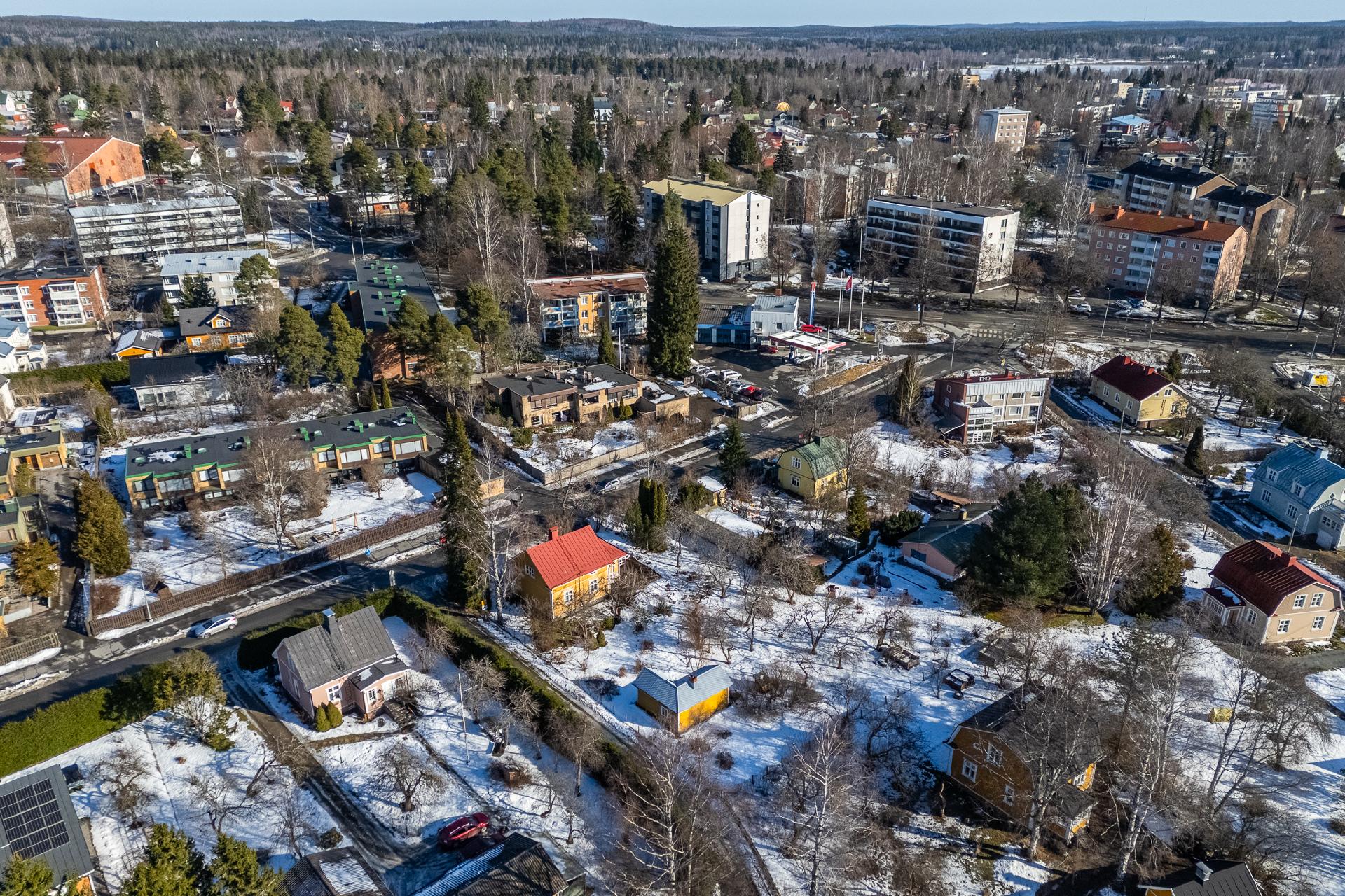 Rautatienkatu 5, Asemantausta, Hämeenlinna