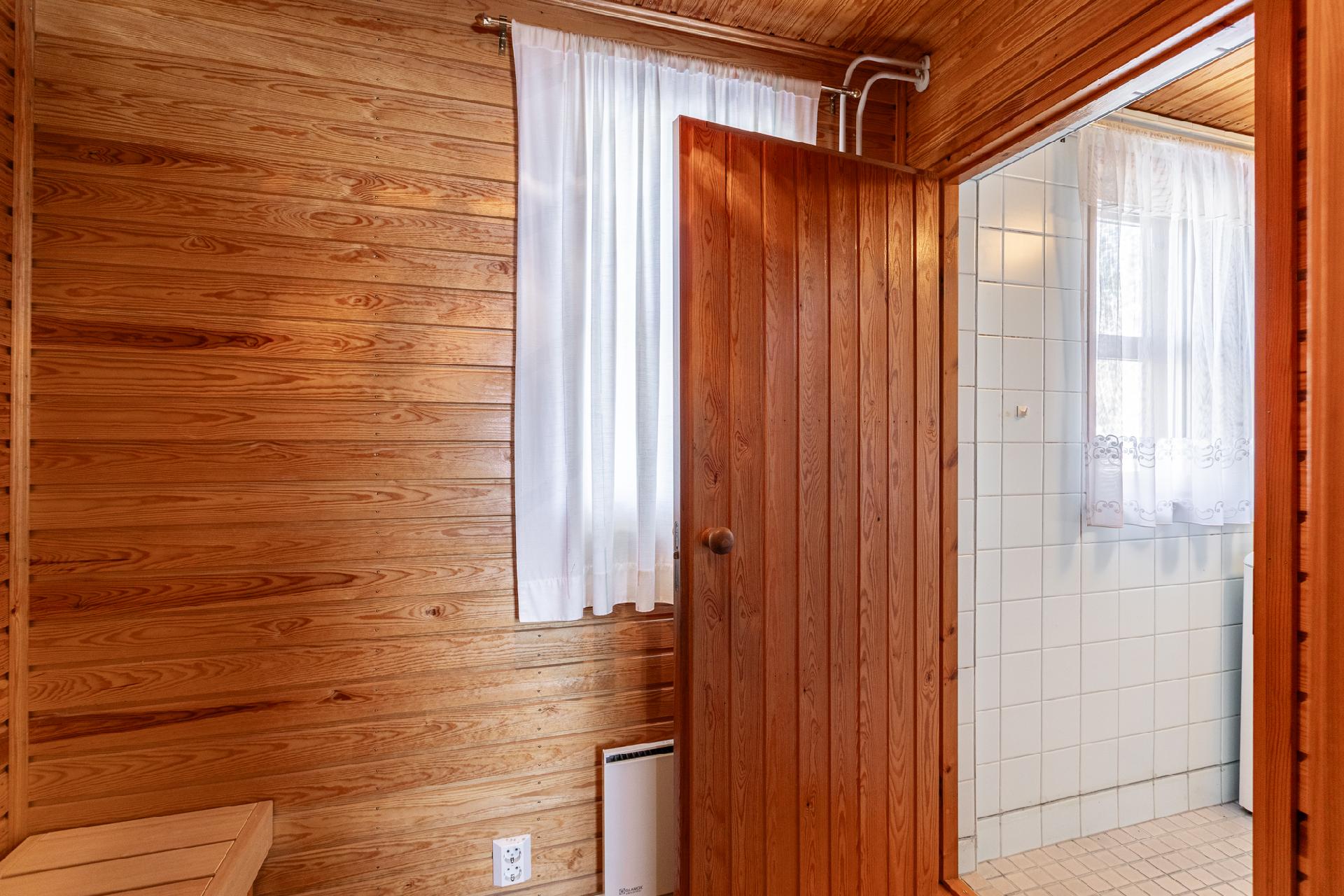 Rautatienkatu 5, Asemantausta, Hämeenlinna