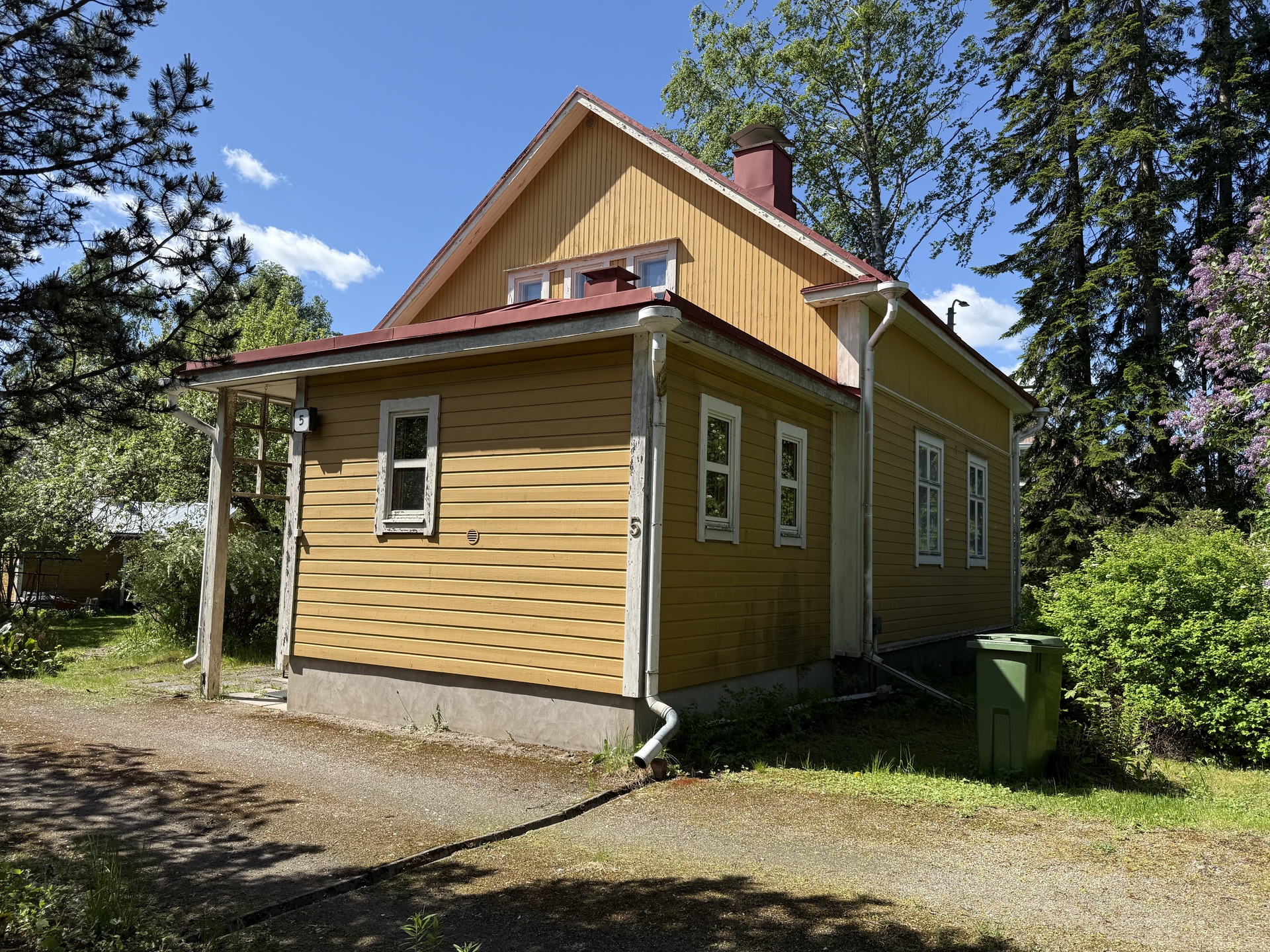 Rautatienkatu 5, Asemantausta, Hämeenlinna