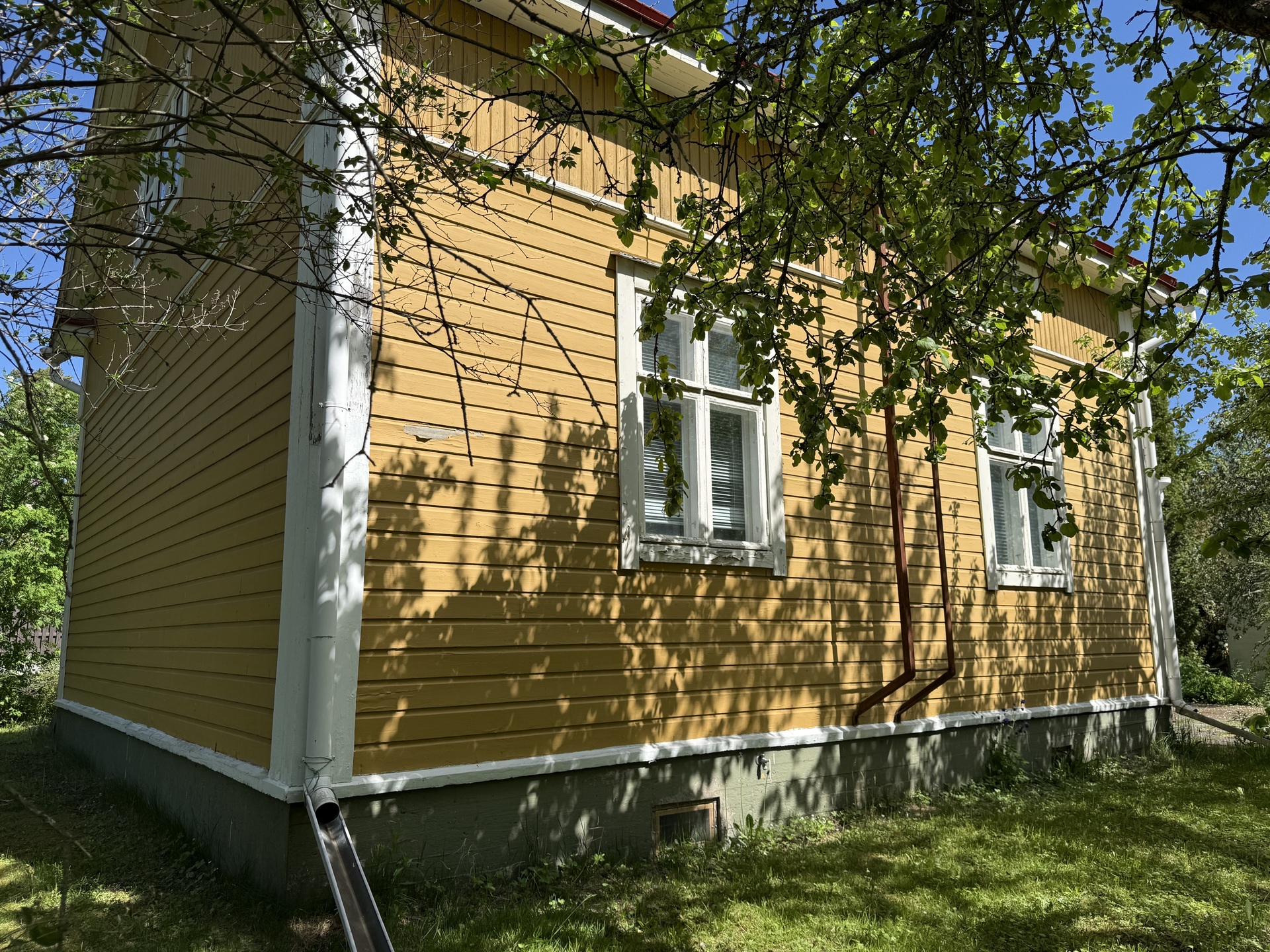 Rautatienkatu 5, Asemantausta, Hämeenlinna