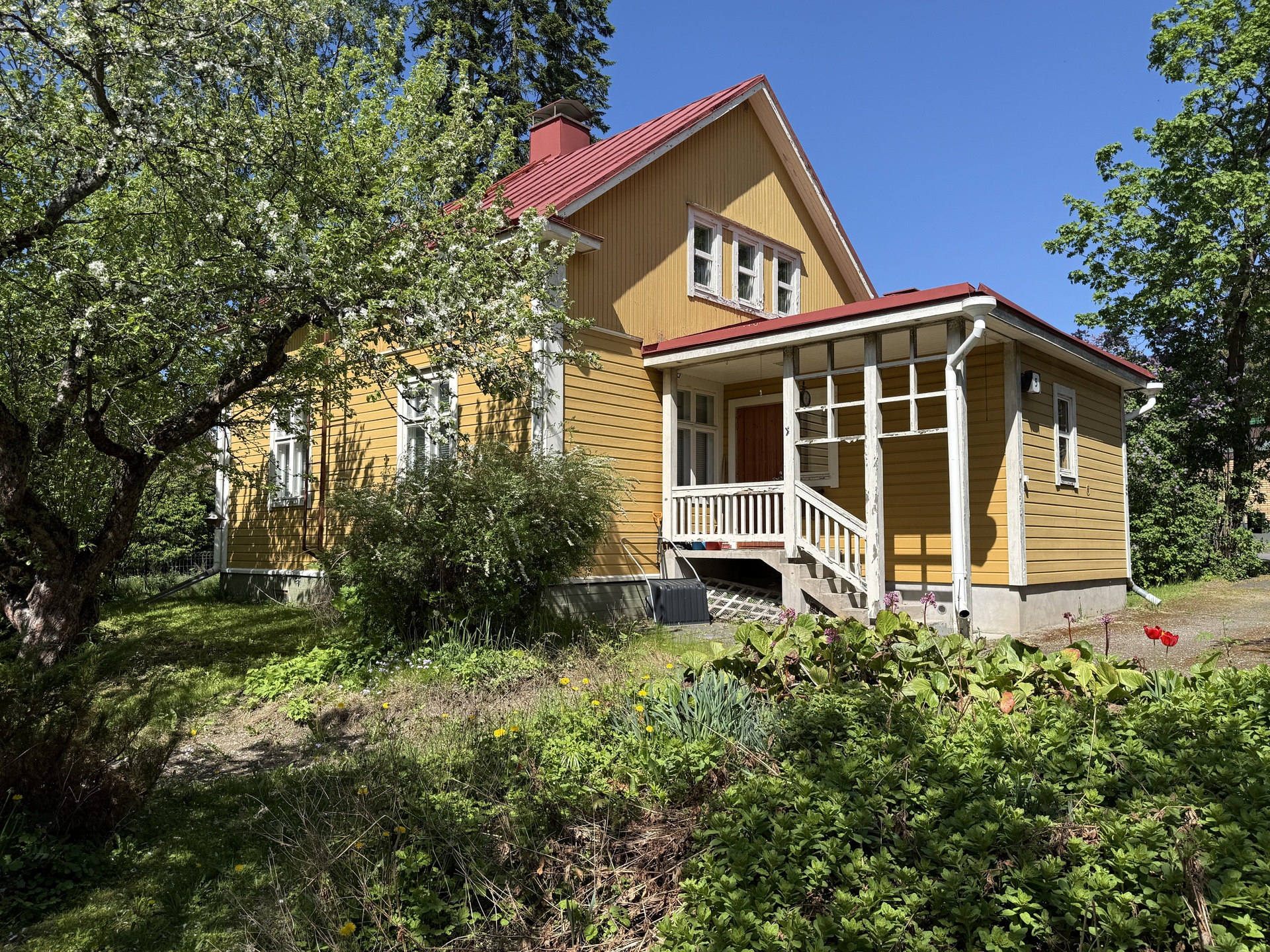 Rautatienkatu 5, Asemantausta, Hämeenlinna