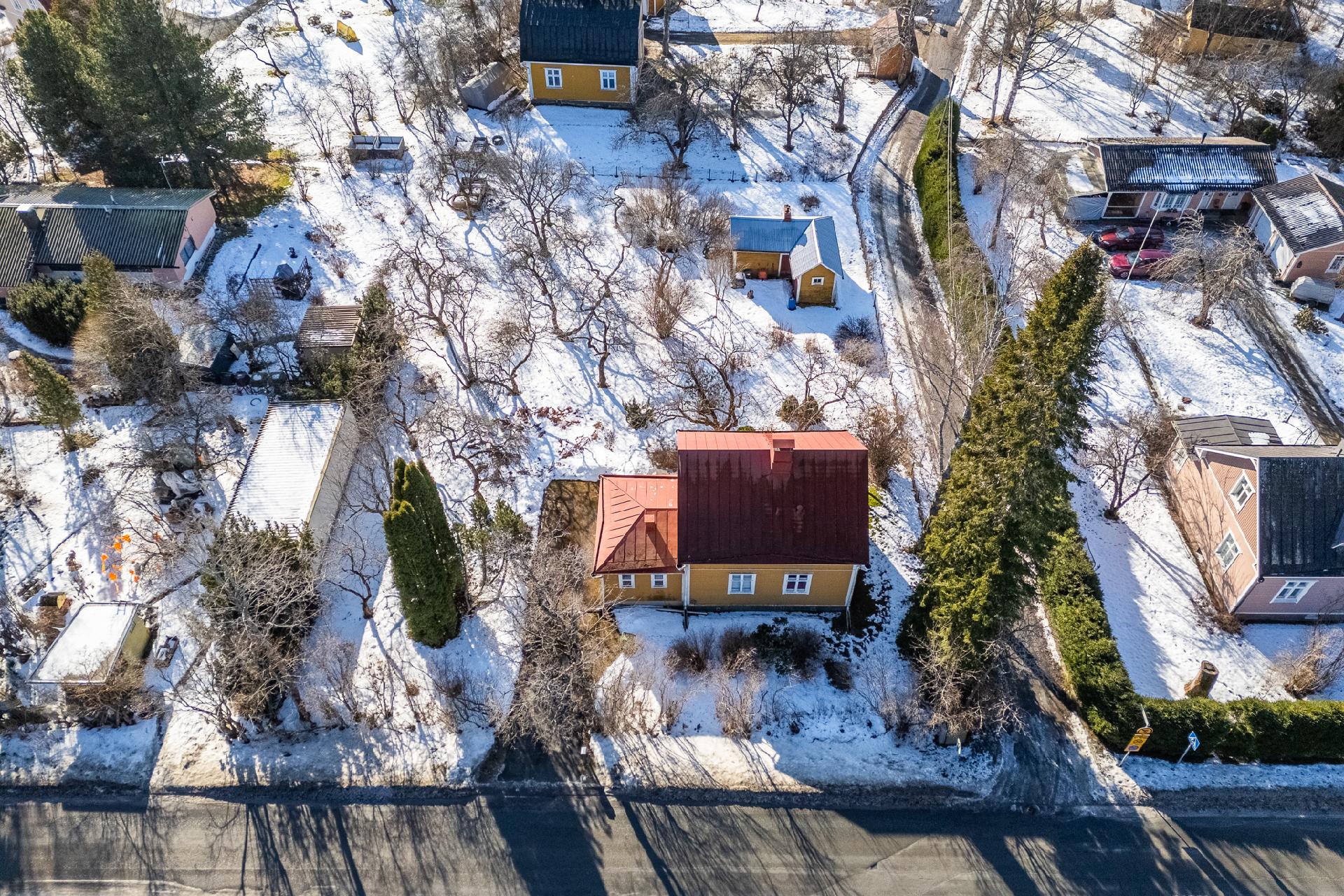 Rautatienkatu 5, Asemantausta, Hämeenlinna