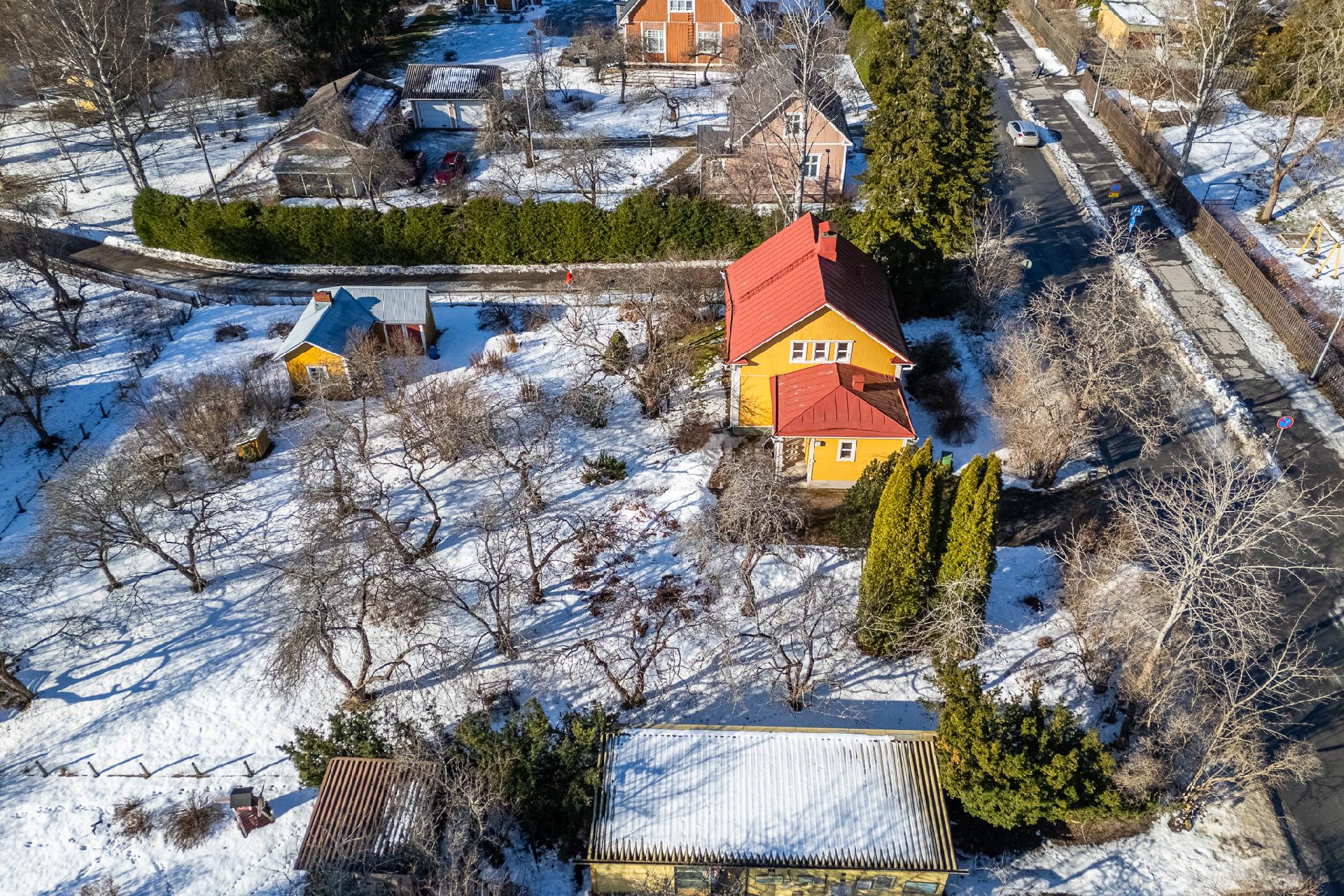 Rautatienkatu 5, Asemantausta, Hämeenlinna