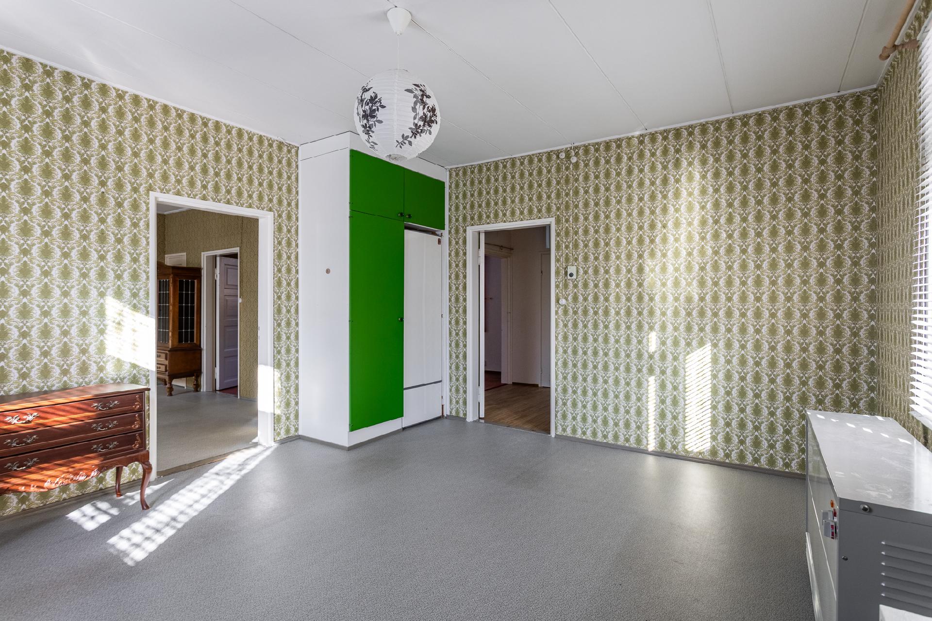 Rautatienkatu 5, Asemantausta, Hämeenlinna