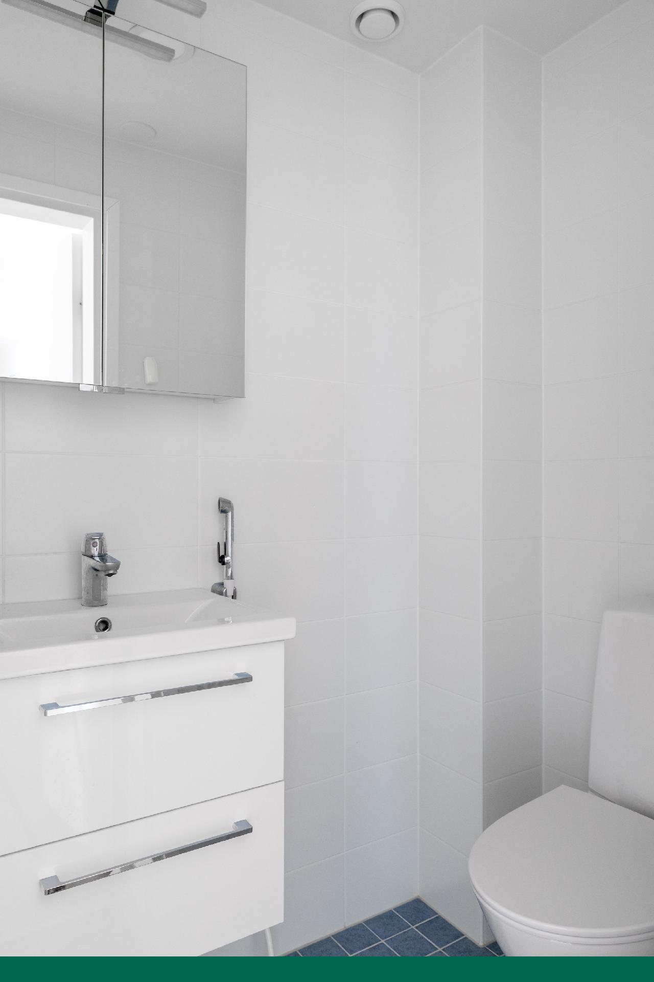 Erillinen wc on myös uusittu 2023