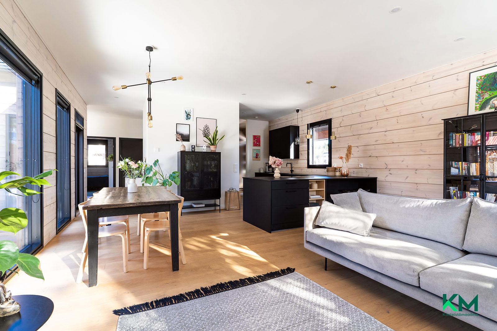 Maalarintie 10, Pikonkangas, Kangasala