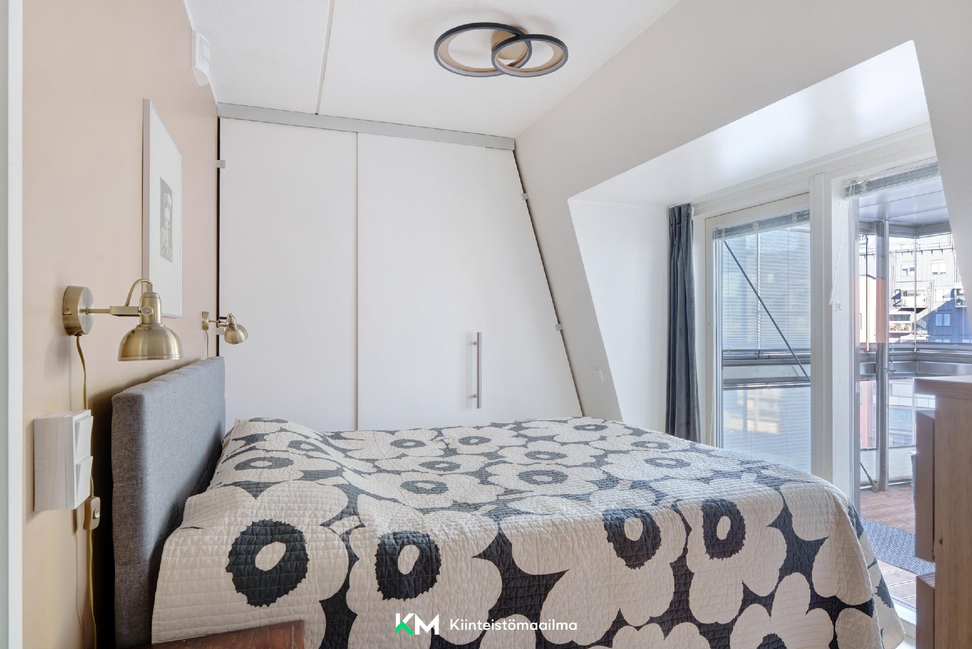 Makuuhuone 1 sisäpihan suuntaan