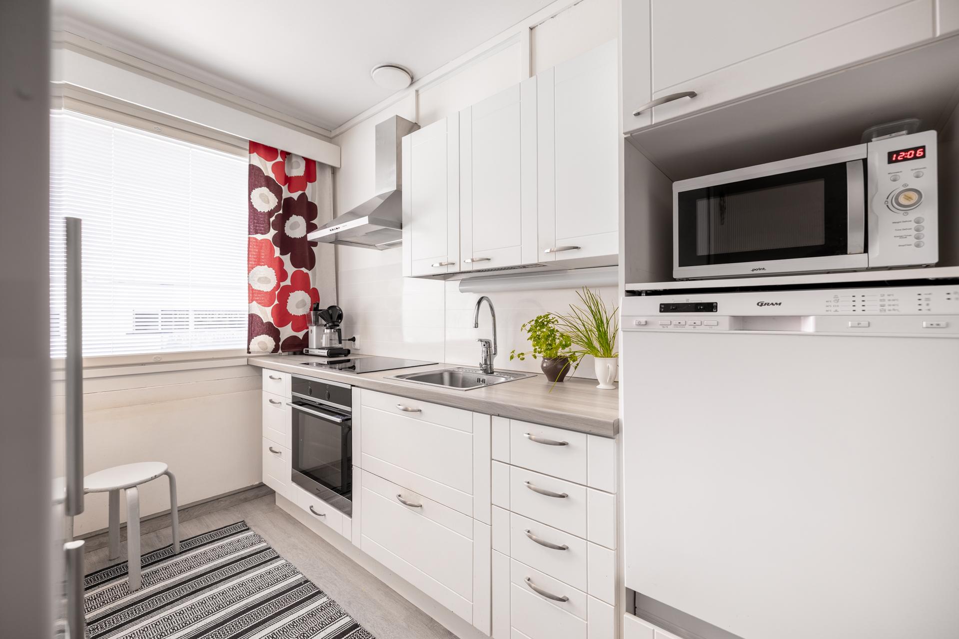 Keittiö remontoitu vuonna 2017