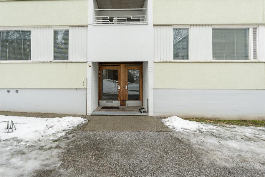 OVI PORRASKÄYTÄVÄÄN