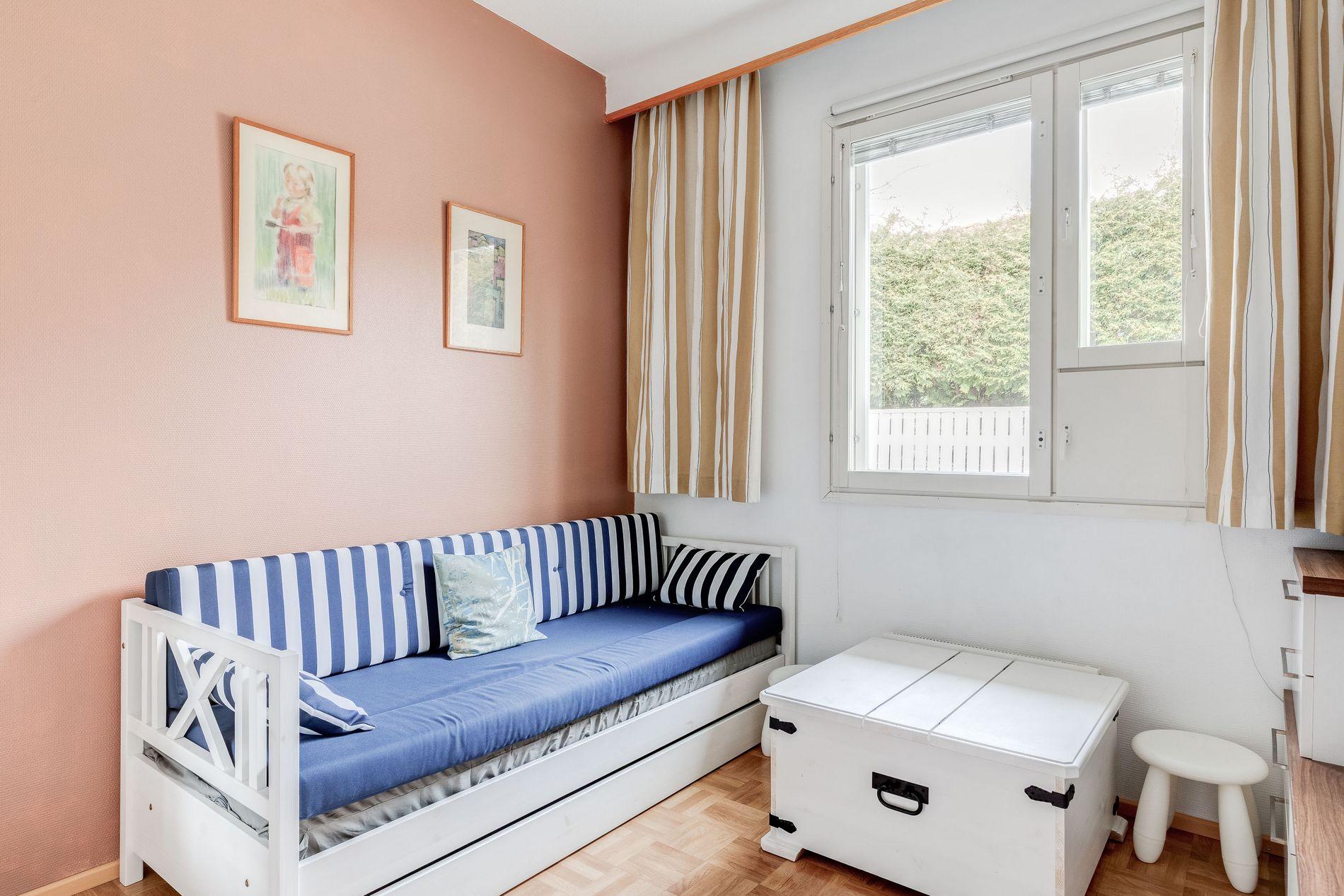 Ylipalontie 30, Paloheinä, Helsinki