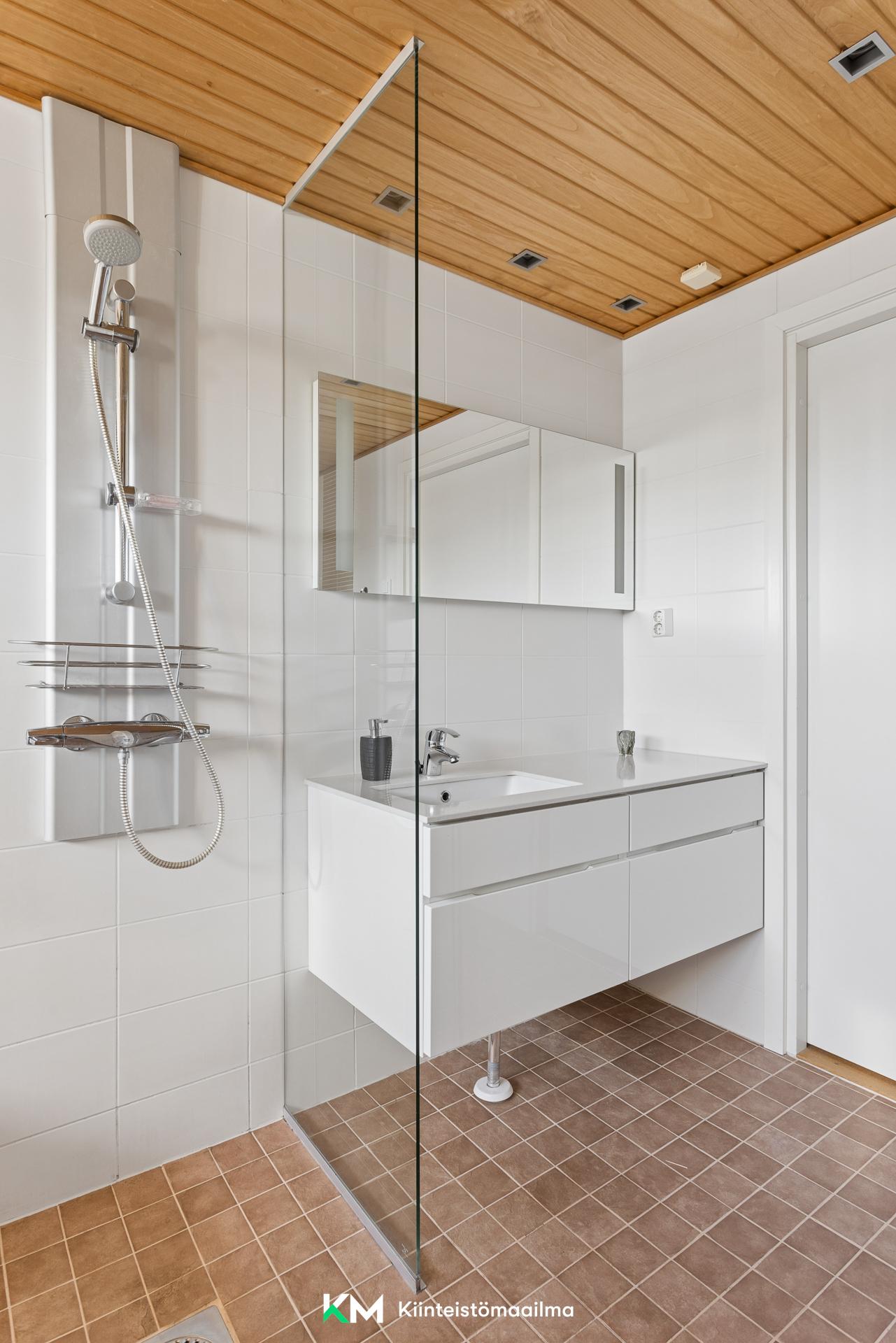 Tietäjäntie 8, Pohjois-Tapiola, Espoo