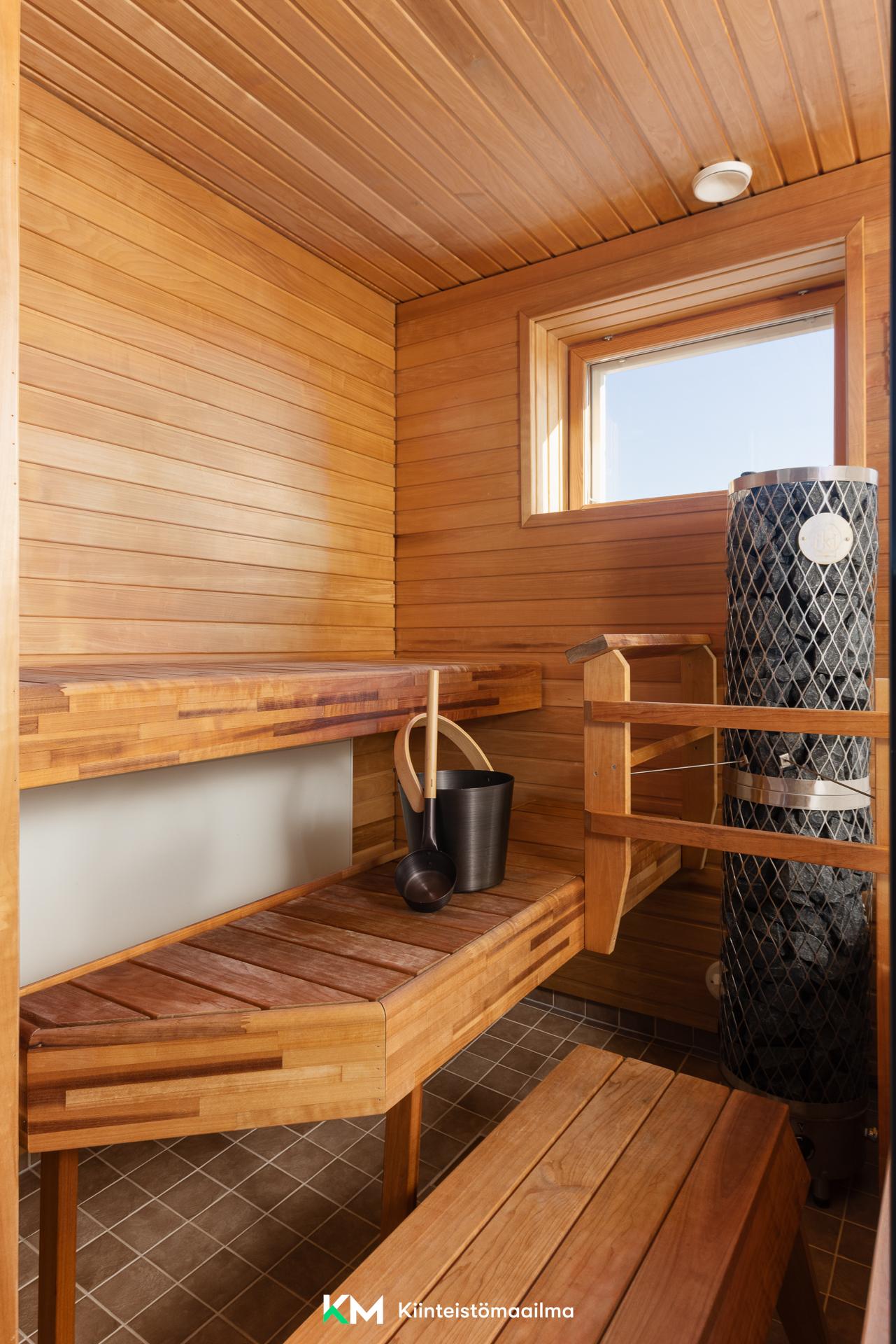 Tietäjäntie 8, Pohjois-Tapiola, Espoo