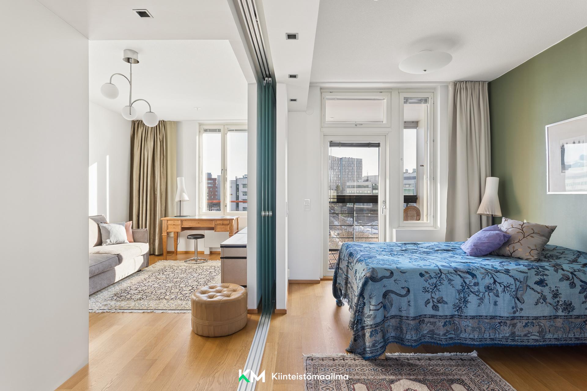 makuuhuone erotettavissa lasiliukuovilla