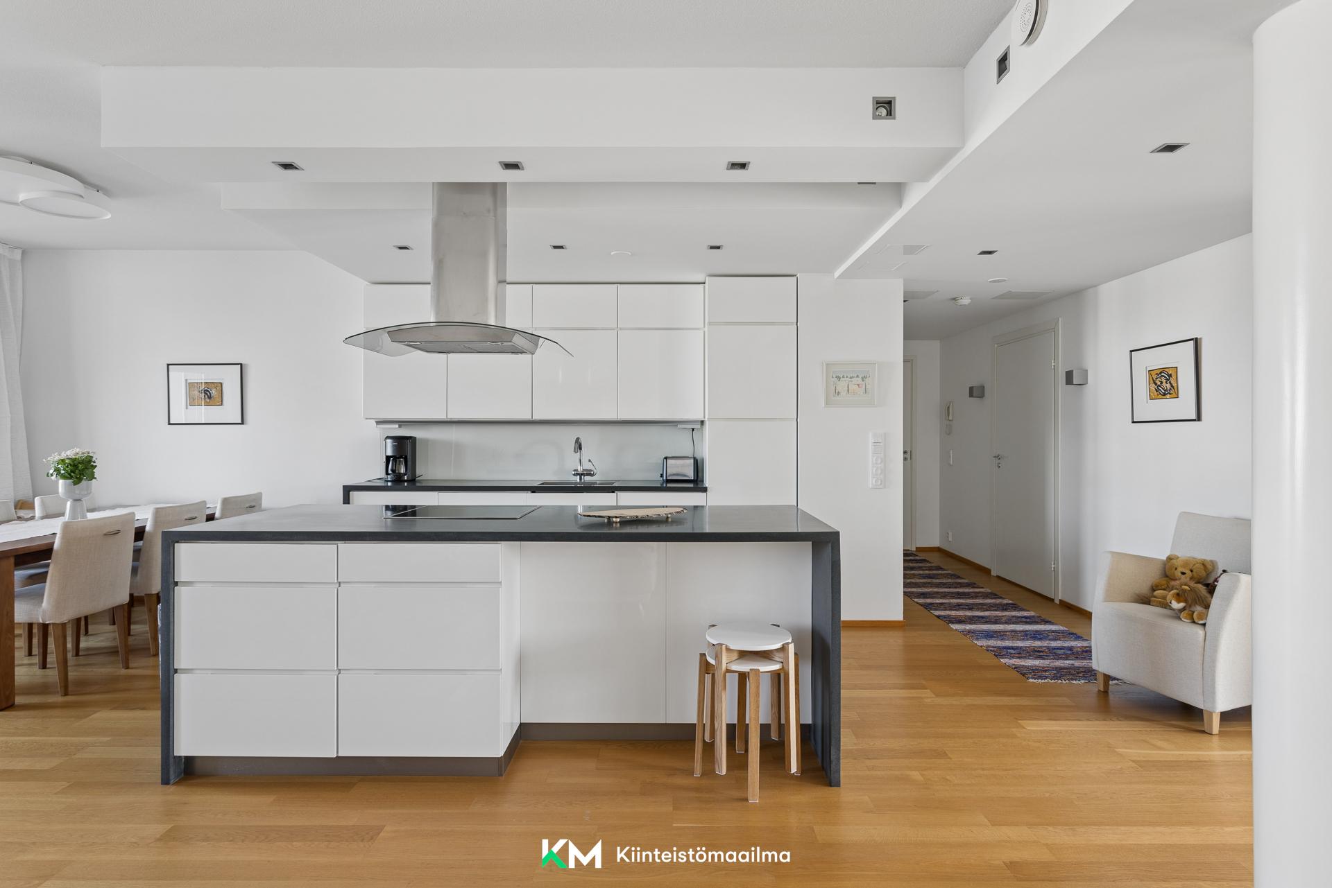 Tietäjäntie 8, Pohjois-Tapiola, Espoo