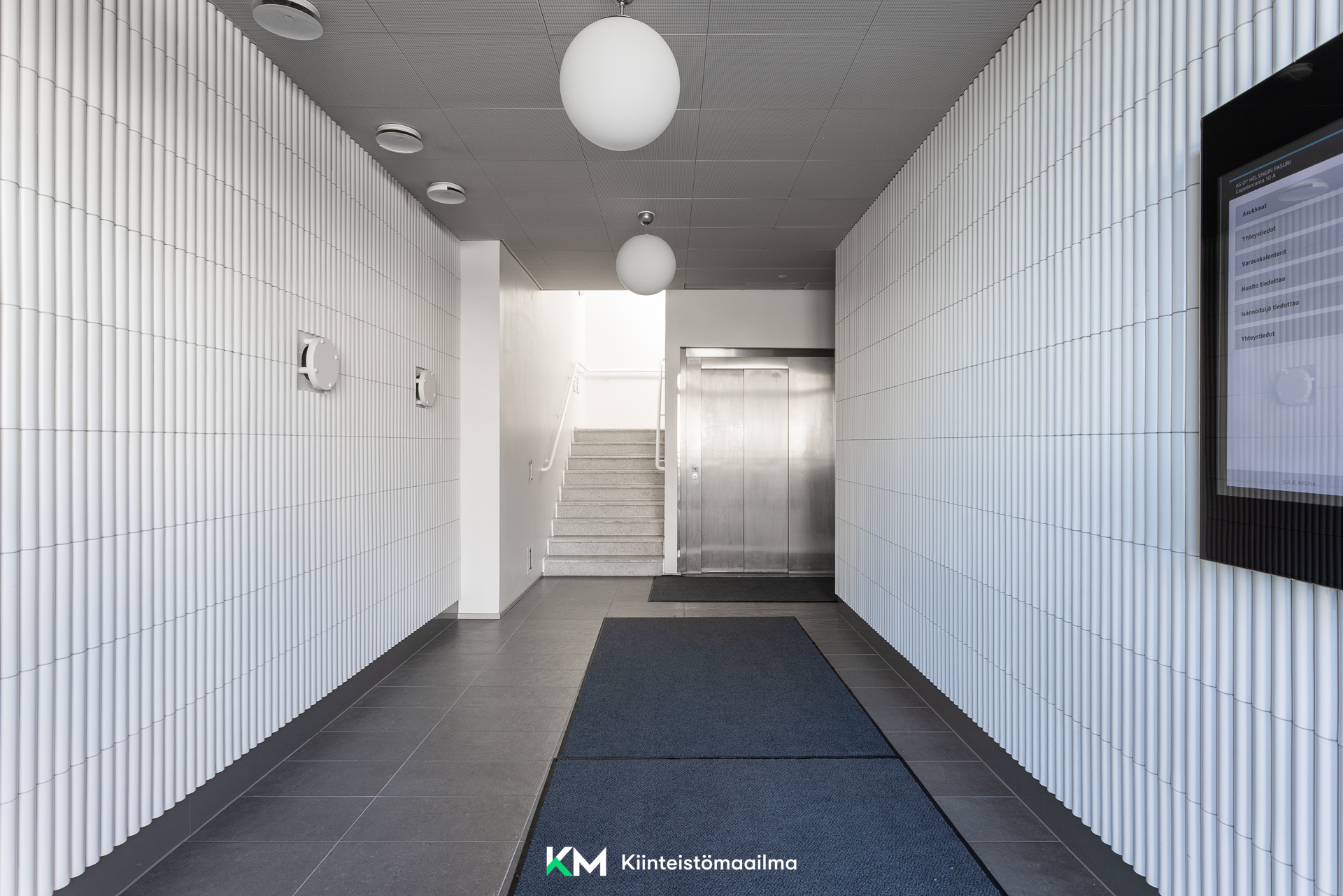 Upea sisäänkäynti toivottaa Sinut tervetulleeksi taloon