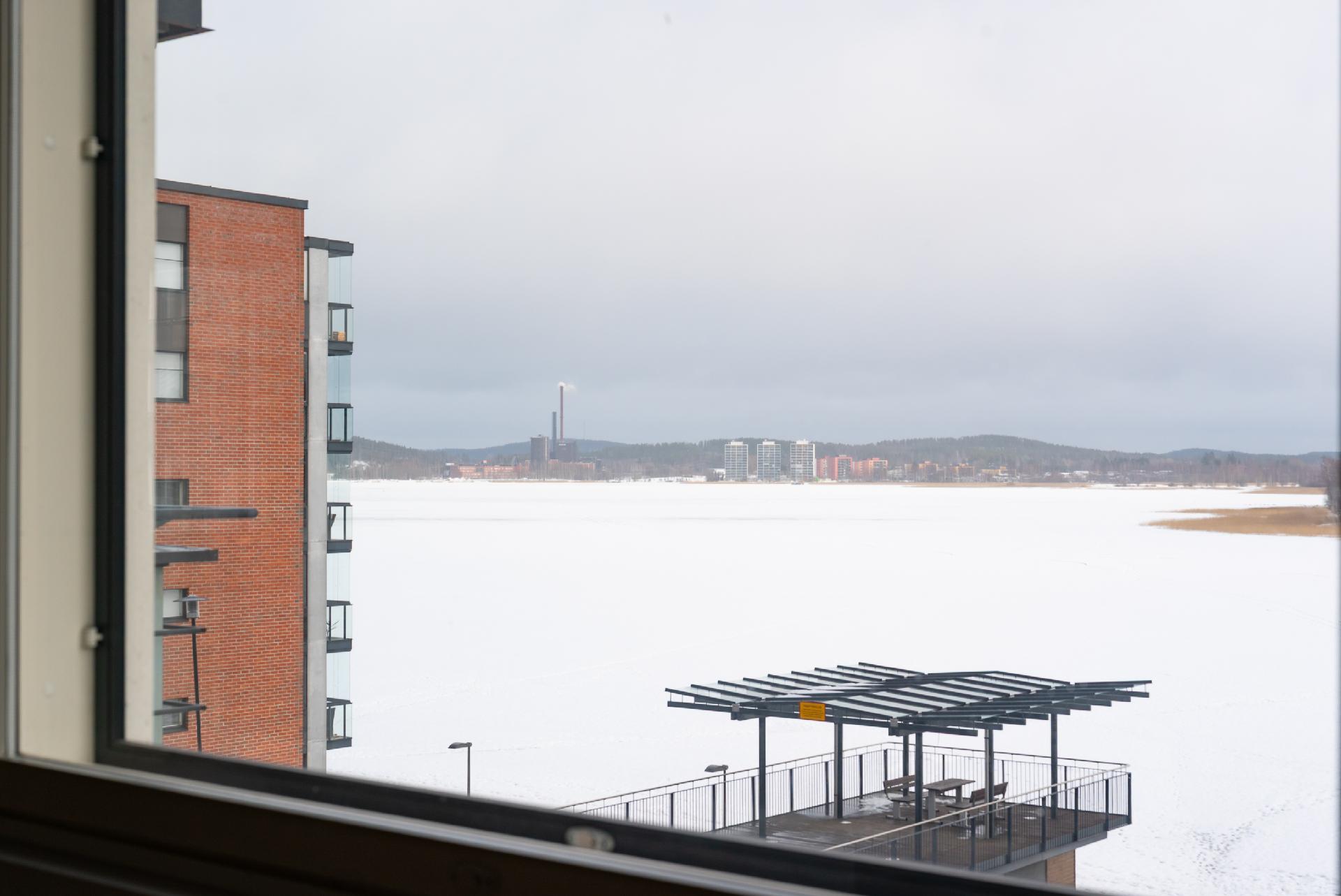 Näkymää olohuoneesta