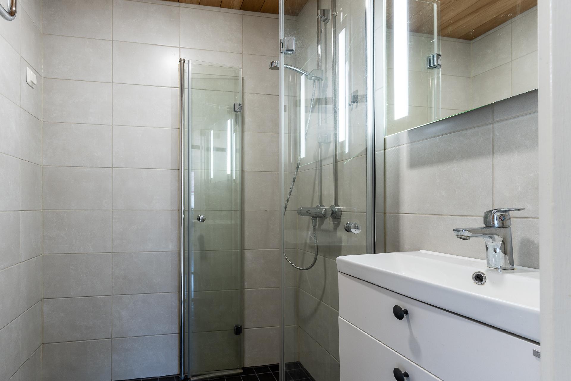 2020 remontoitu kylpyhuone