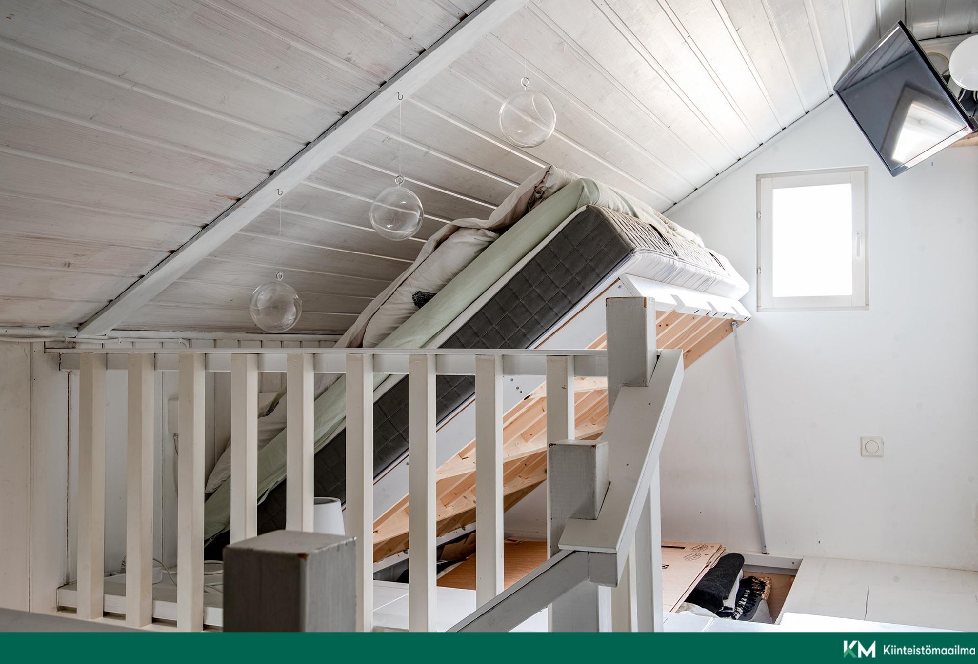 Säilytystilaa sängyn alla