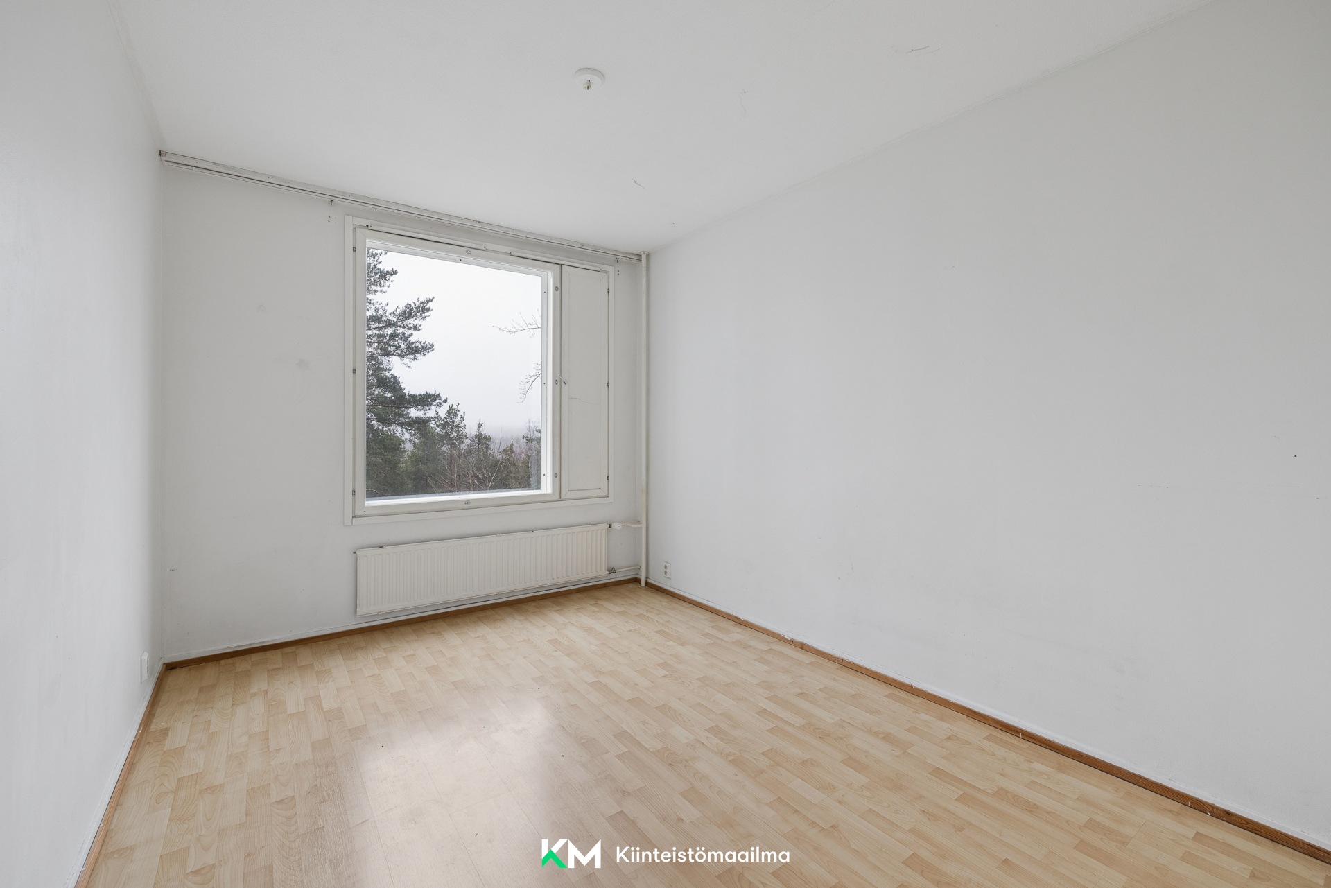 Pienempi makuuhuone (n. 11 m2)