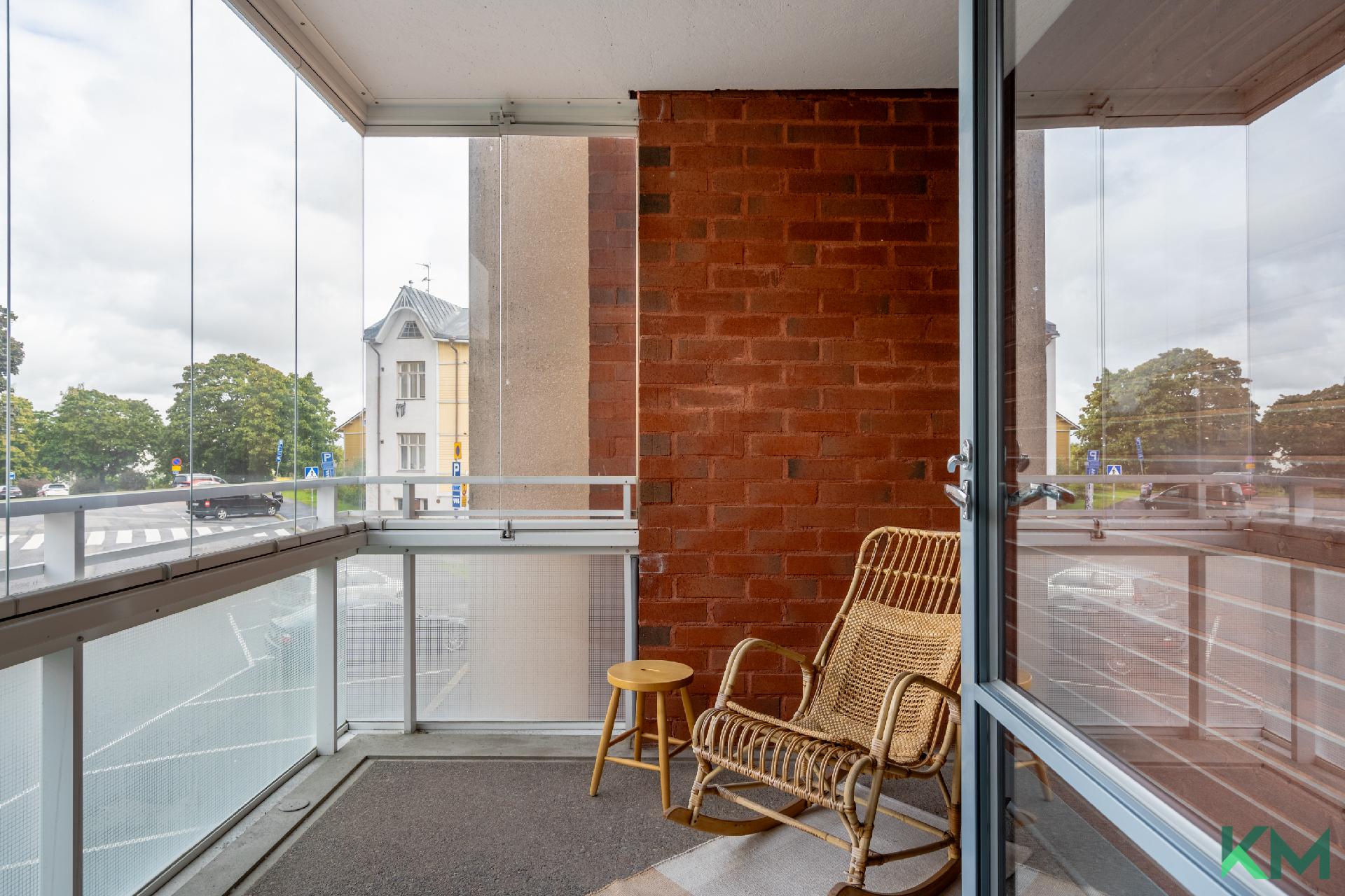 Parveke päämakuuhuoneen yhteydessä