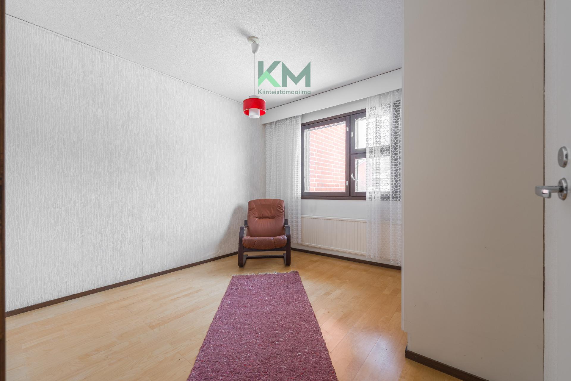 yläkerran makuuhuone