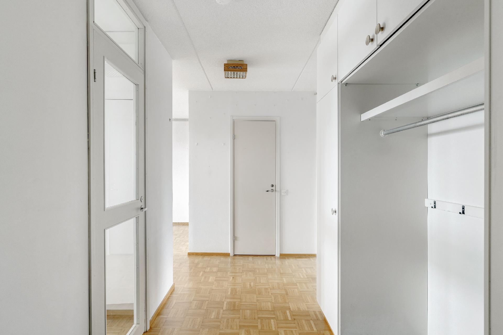 Eteisessä on hyvin säilytystilaa